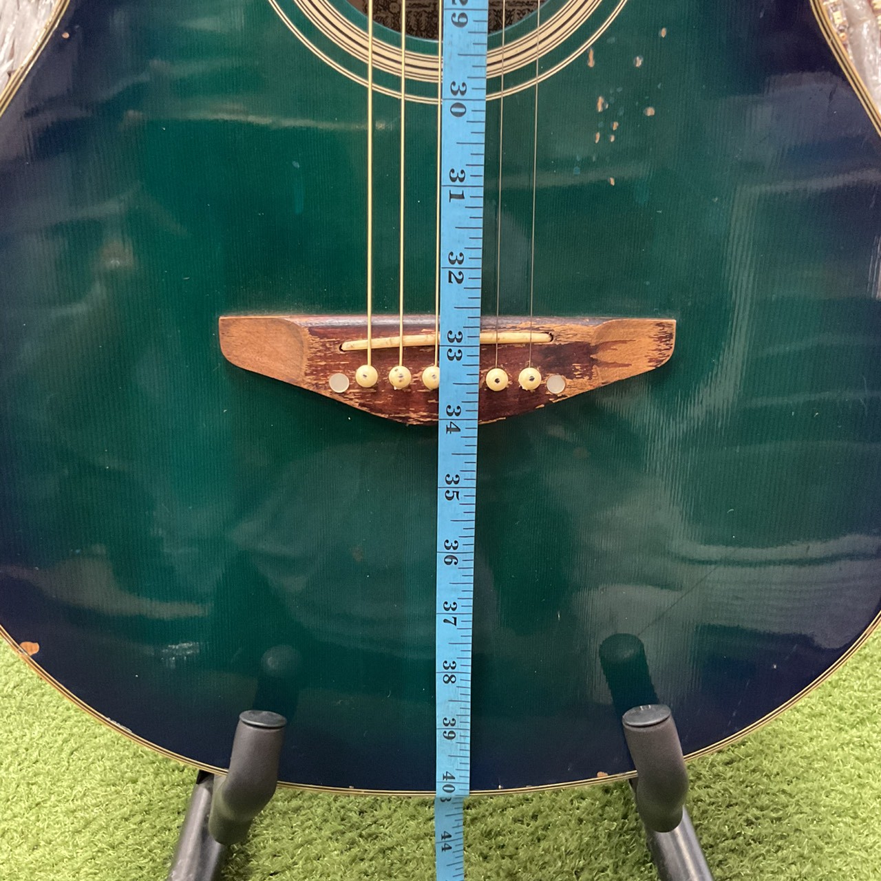 กีต้าร์โปร่งไฟฟ้า Mavis