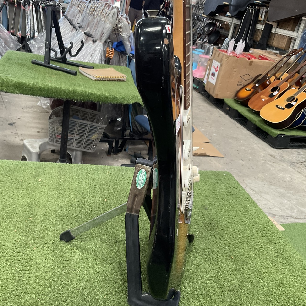 กีต้าร์ไฟฟ้า Legend