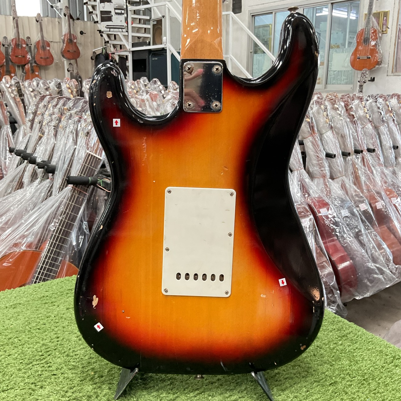 กีต้าร์ไฟฟ้า HOLLY : SPLENDOR