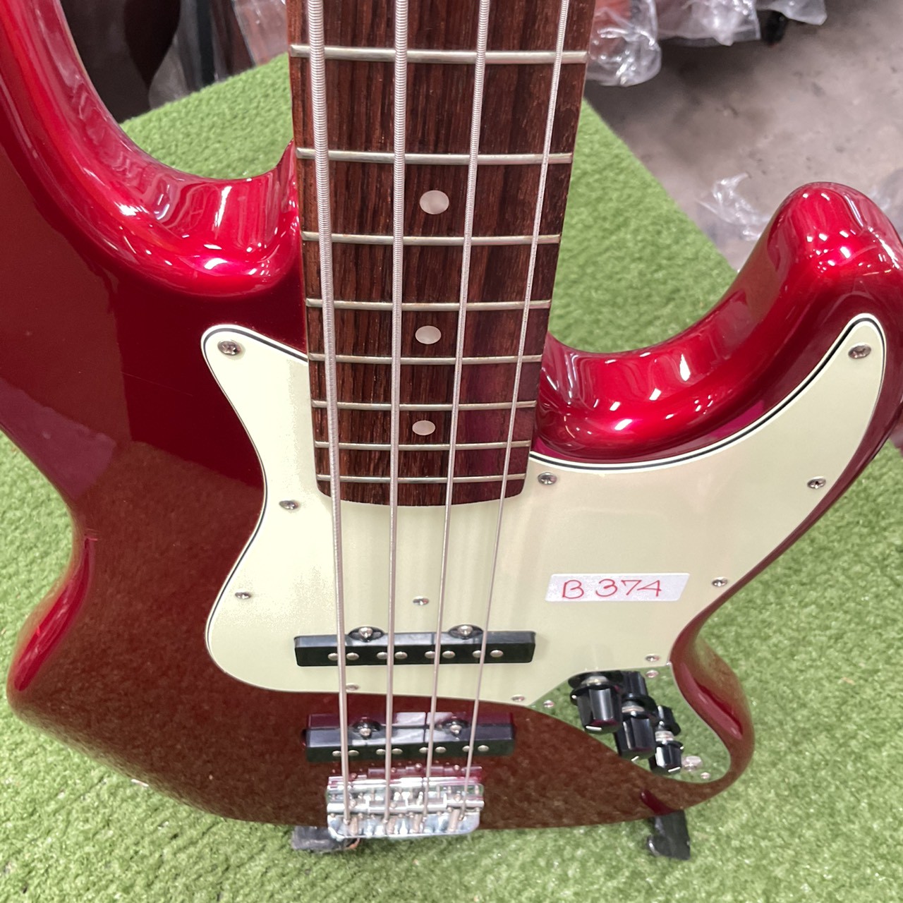 กีต้าร์เบส FERNANDES