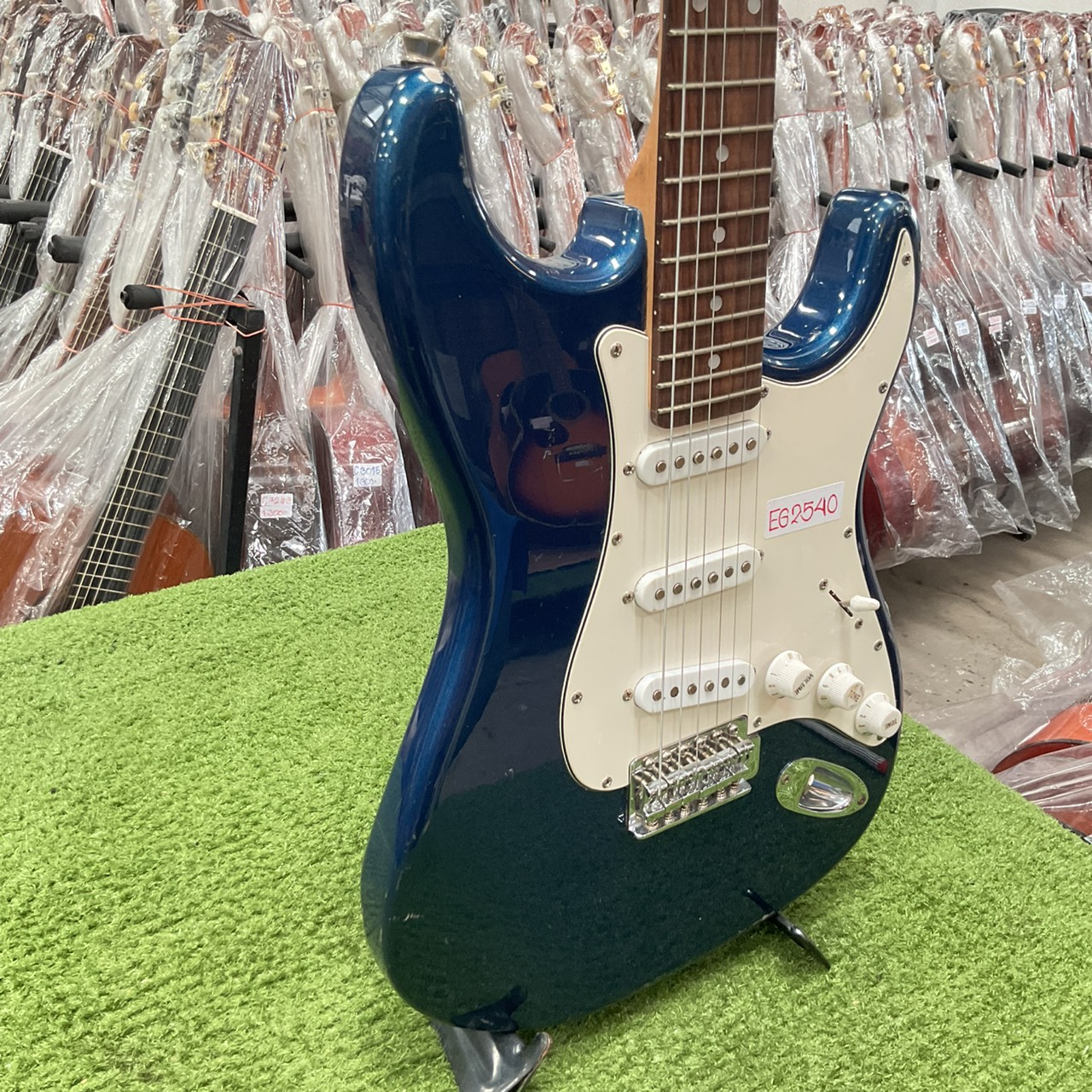 กีต้าร์ไฟฟ้า Legend