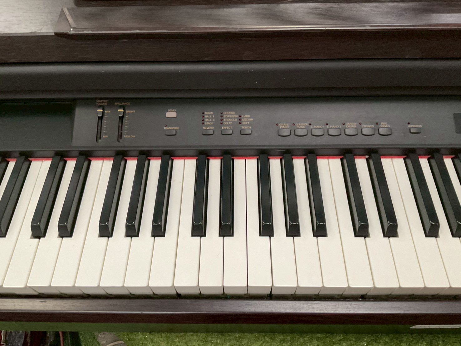 เปียโน YAMAHA : CLP-840 สินค้าไม่พร้อมใช้งาน (ต้องซ่อม)