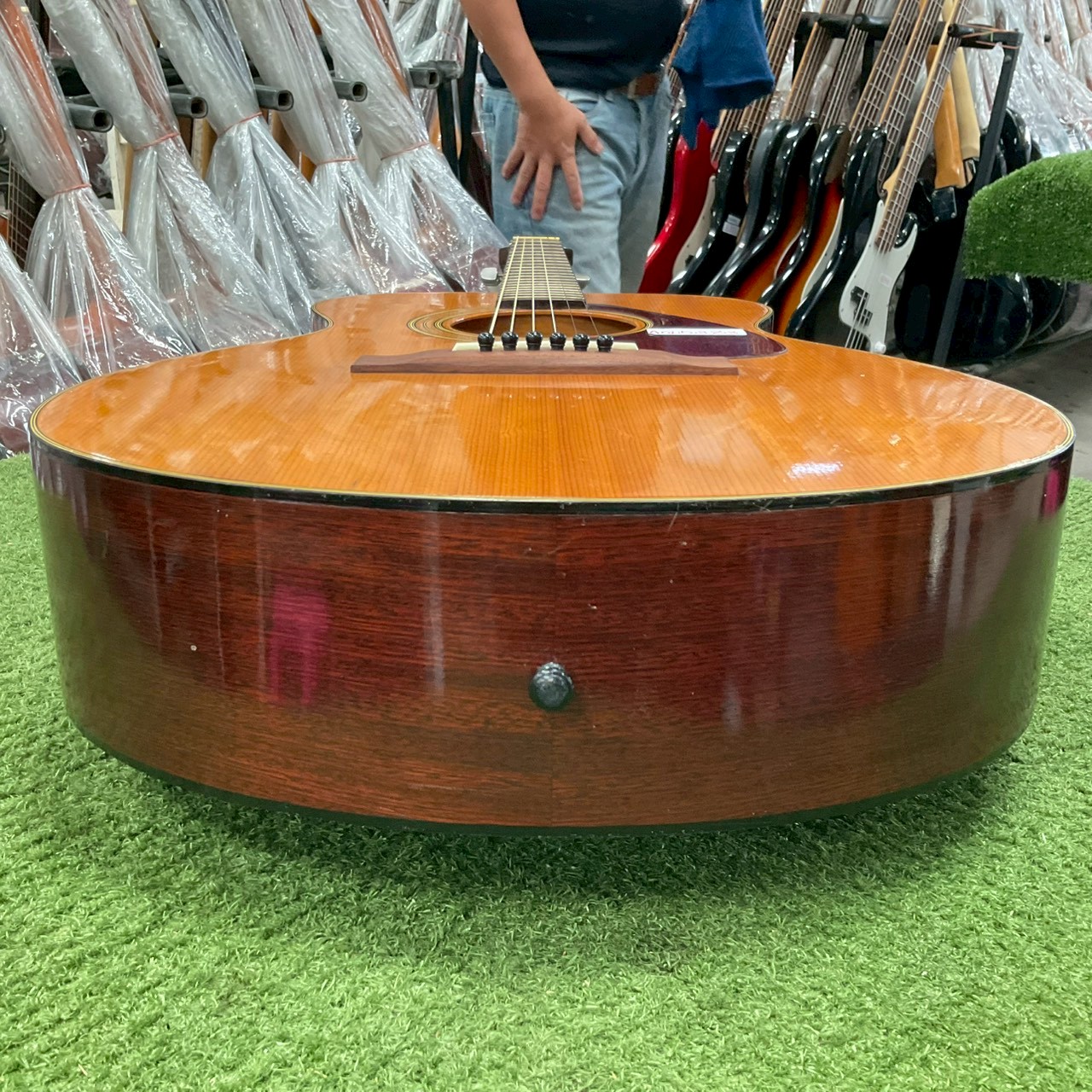 กีต้าร์โปร่ง YAMAHA : FG-130