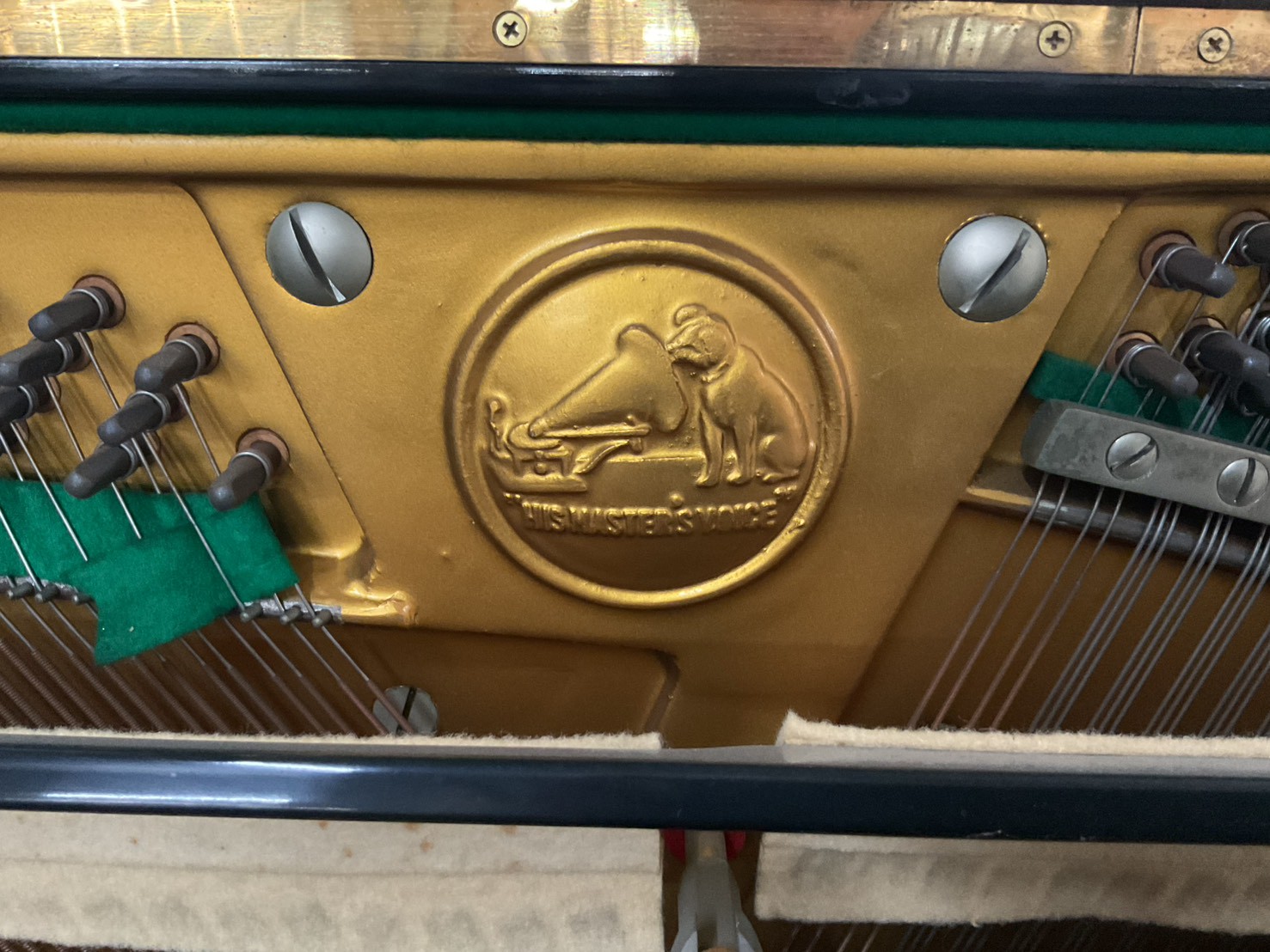 เปียโนอัพไลท์ VICTOR : V-31