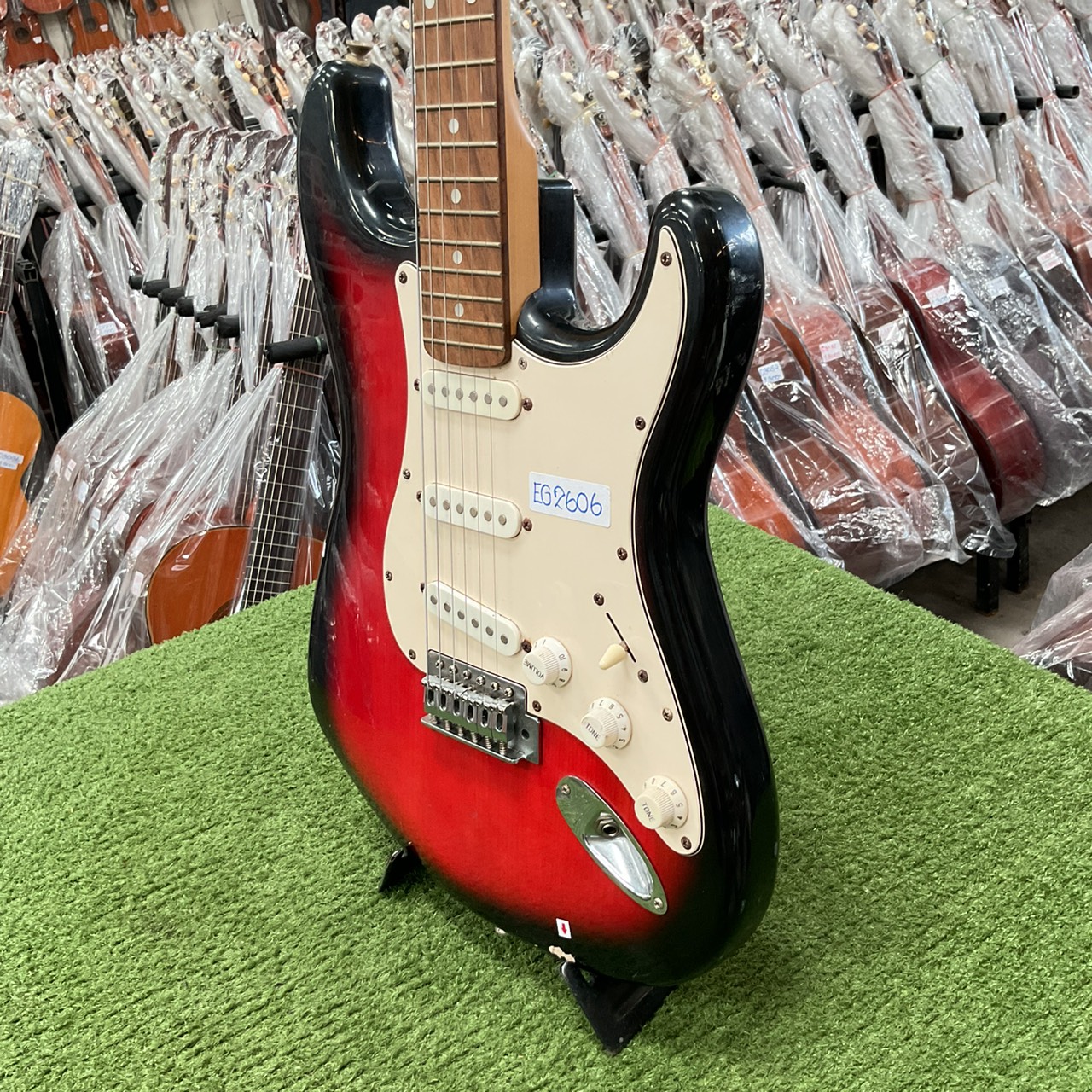 กีต้าร์ไฟฟ้า Mavis