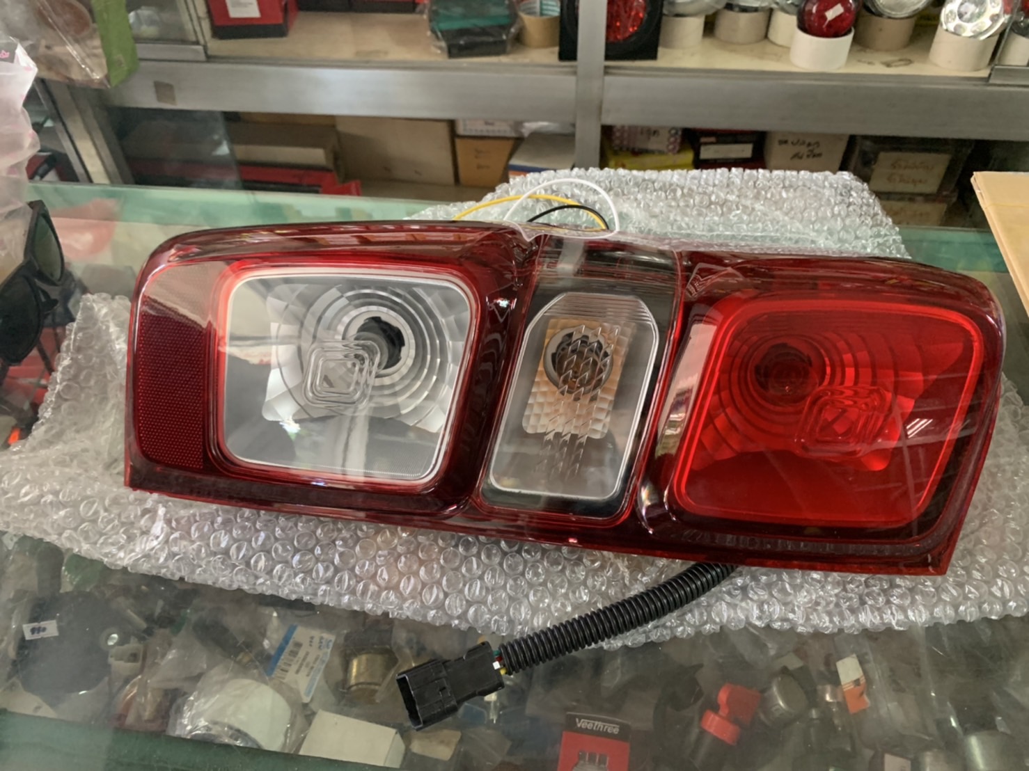 ไฟท้าย ISUZU DMAX 2022 พร้อมขั้ว