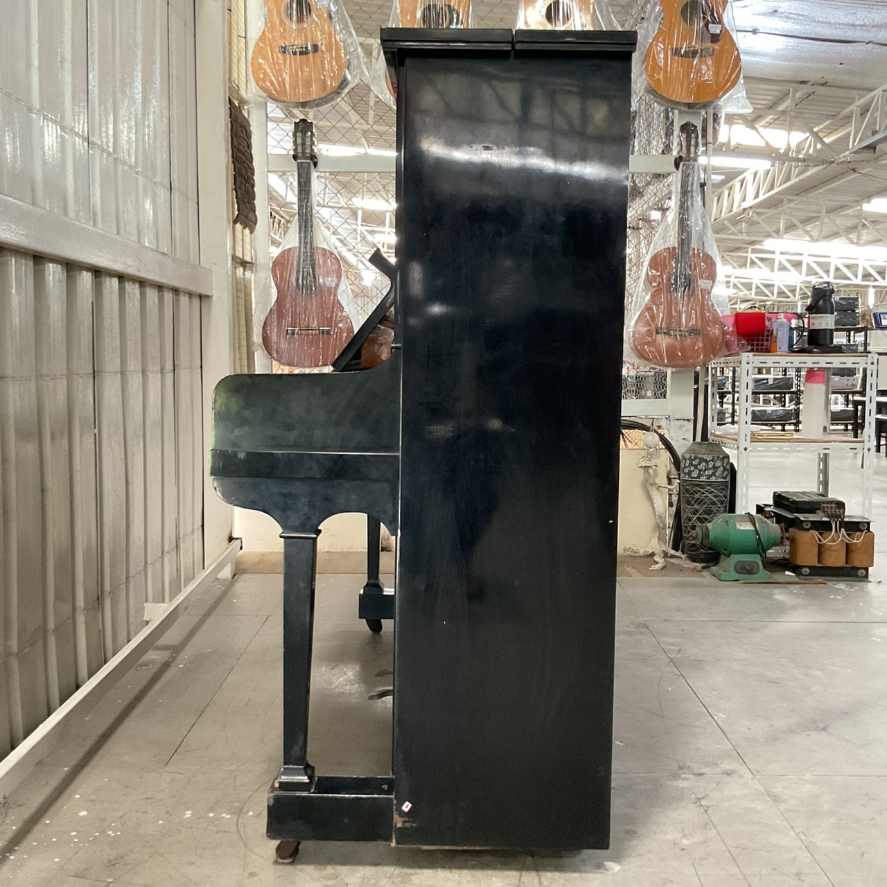 เปียโนอัพไลท์ Schweizerstein : HU-200