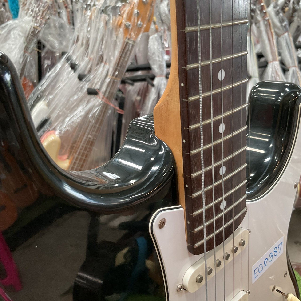 กีต้าร์ไฟฟ้า PHOTO GENIC