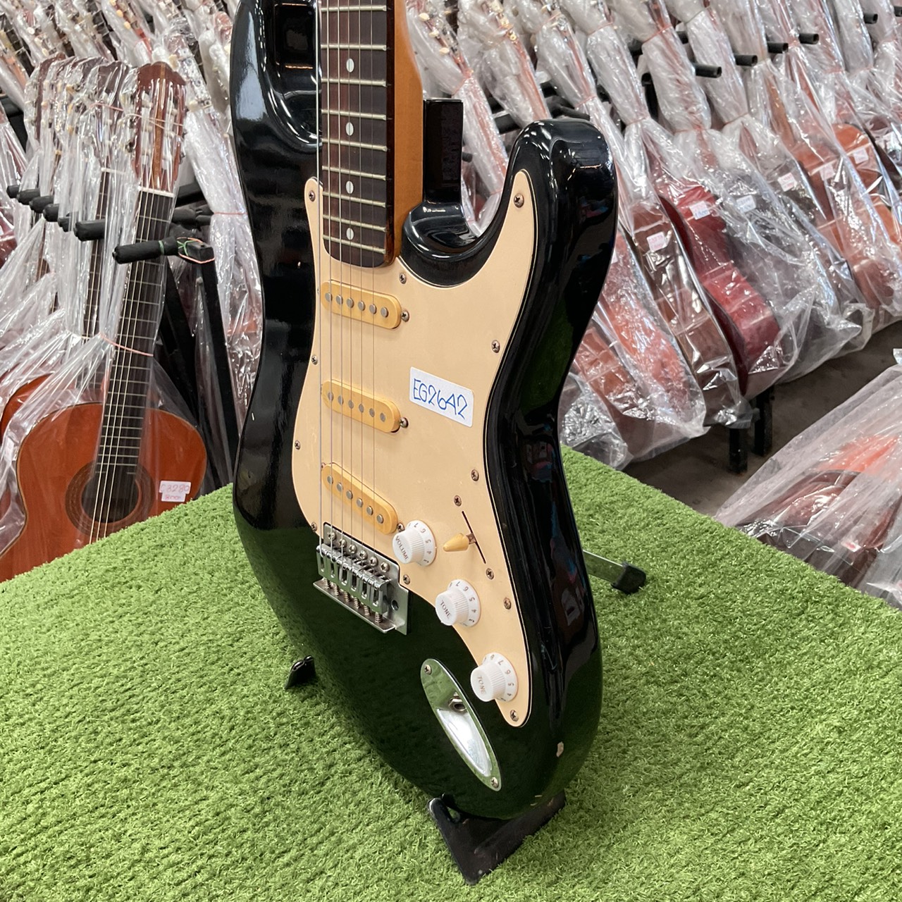 กีต้าร์ไฟฟ้า Maison