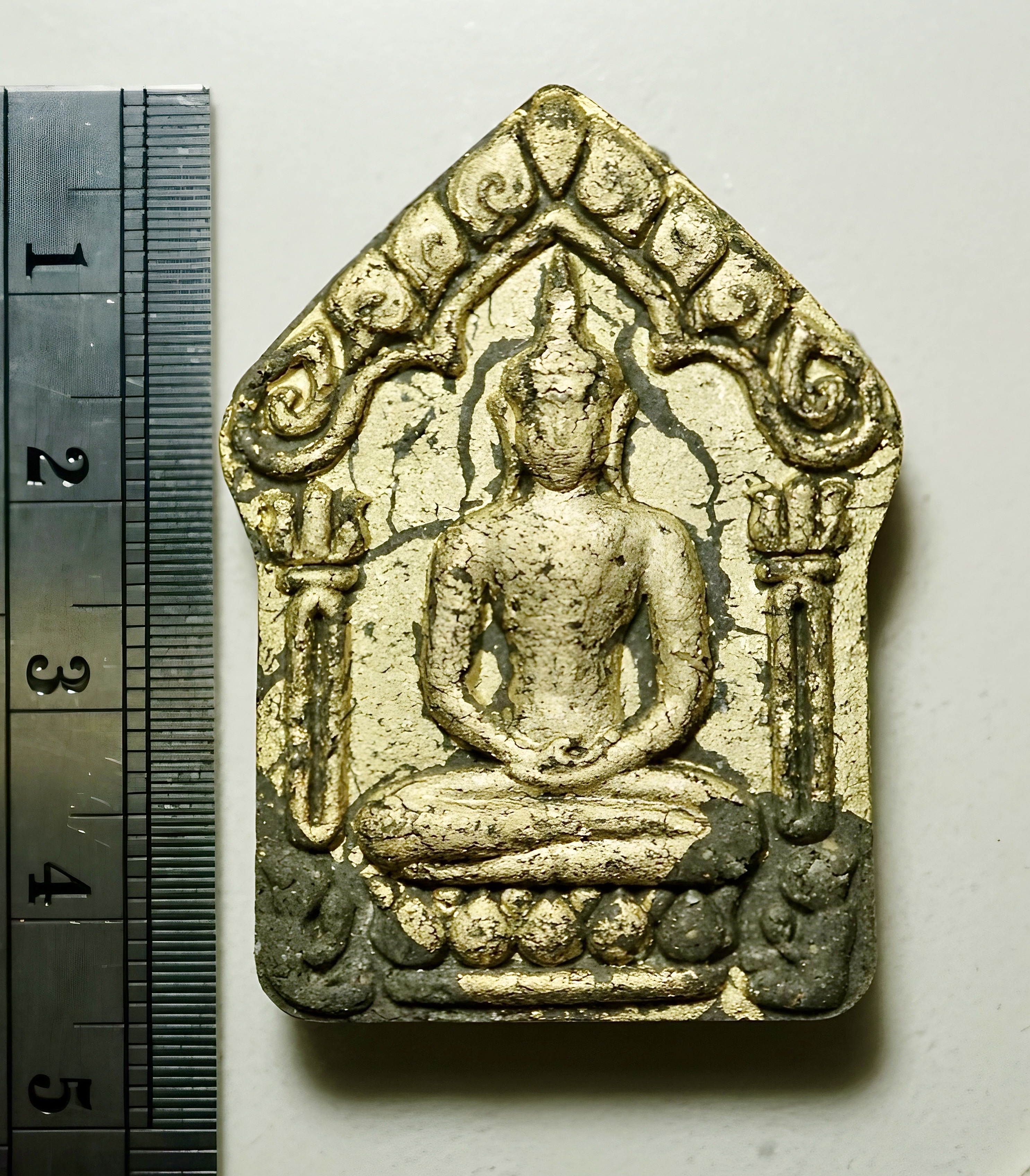 พระขุนแผนผงพิเศษ (รุ่น:เสาร์๕เดือน๕,พิมพ์ใหญ่,ปิดทอง,ตะกรุด2ดอก) Mystic Powder Khun Phaen. (series:Saturday 5/5,large-sized,gold-leaf-gilded,embedded with 2 Takruts) SKU-03852