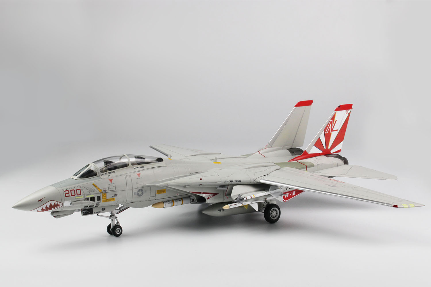 โมเดลเครื่องบิน Platz Hobby 1/48 TPA-16 US Navy F-14A Tomcat VF-111 Sundowners