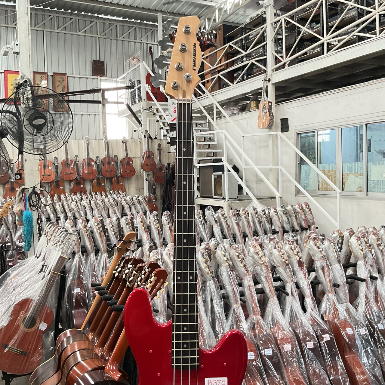 กีต้าร์เบส PlayTech