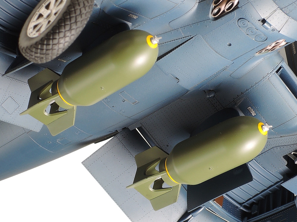 โมเดลเครื่องบิน Tamiya ขนาด 1/32 TA60327 Vought F4U-1D Corsair