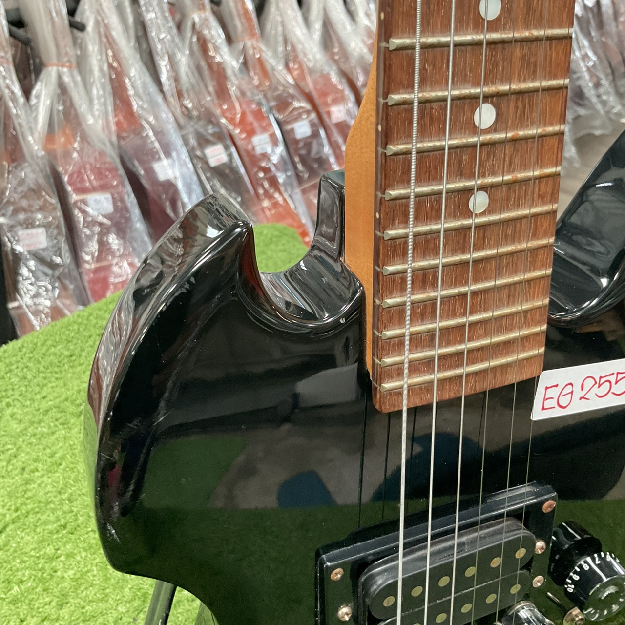 กีต้าร์ไฟฟ้า PhotoGenic