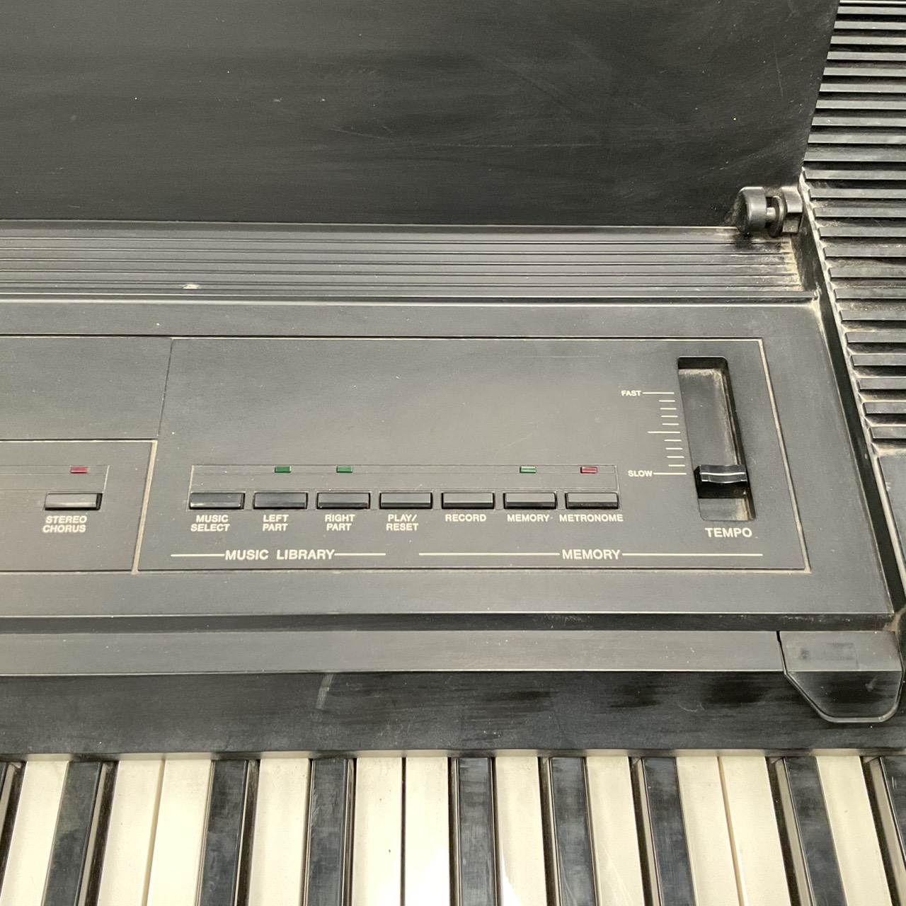 เปียโน CASIO : CDP-3000A สินค้าไม่พร้อมใช้งาน (ต้องซ่อม)