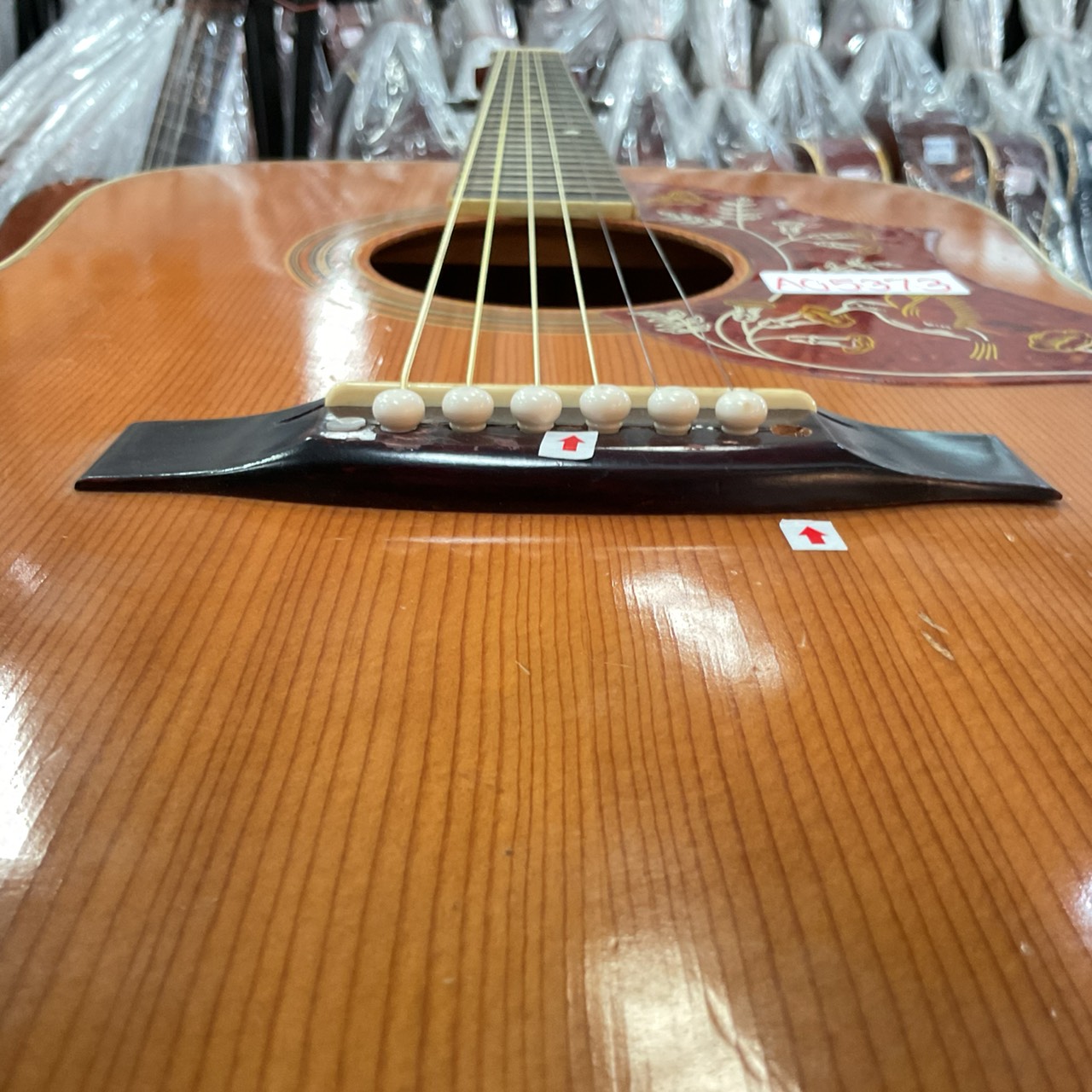 กีต้าร์โปร่ง VICTOR : F180