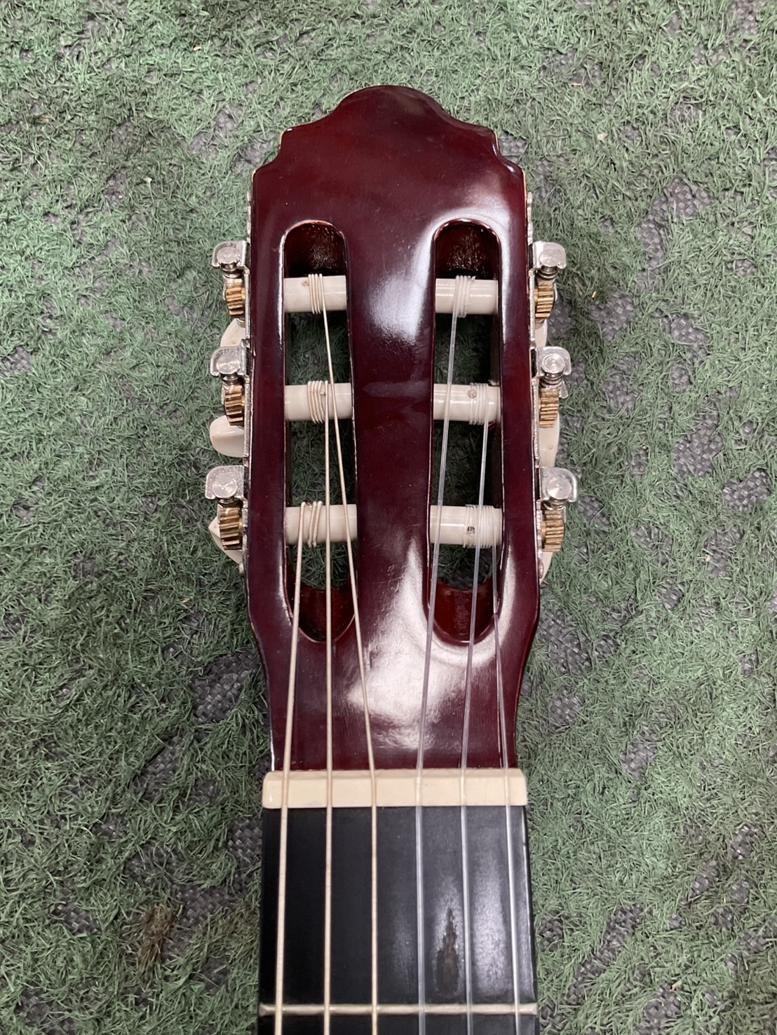 กีต้าร์คลาสสิค Valencia : CG10