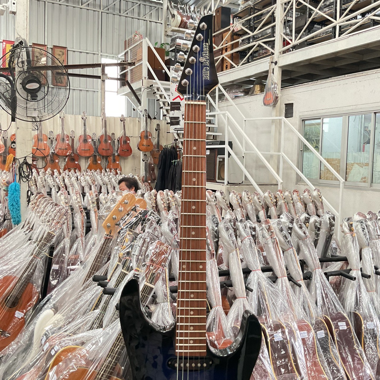 กีต้าร์ไฟฟ้า Bill's Brothers