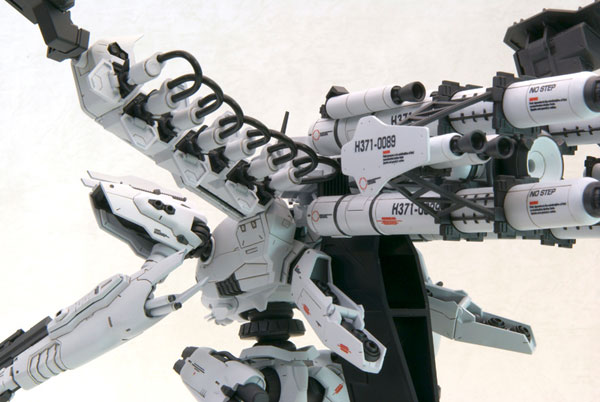 V.I. Series Armored Core White Glint & V.O.B Set Movie Color Ver. 1/72 Plastic Model Kit(In-Stock)