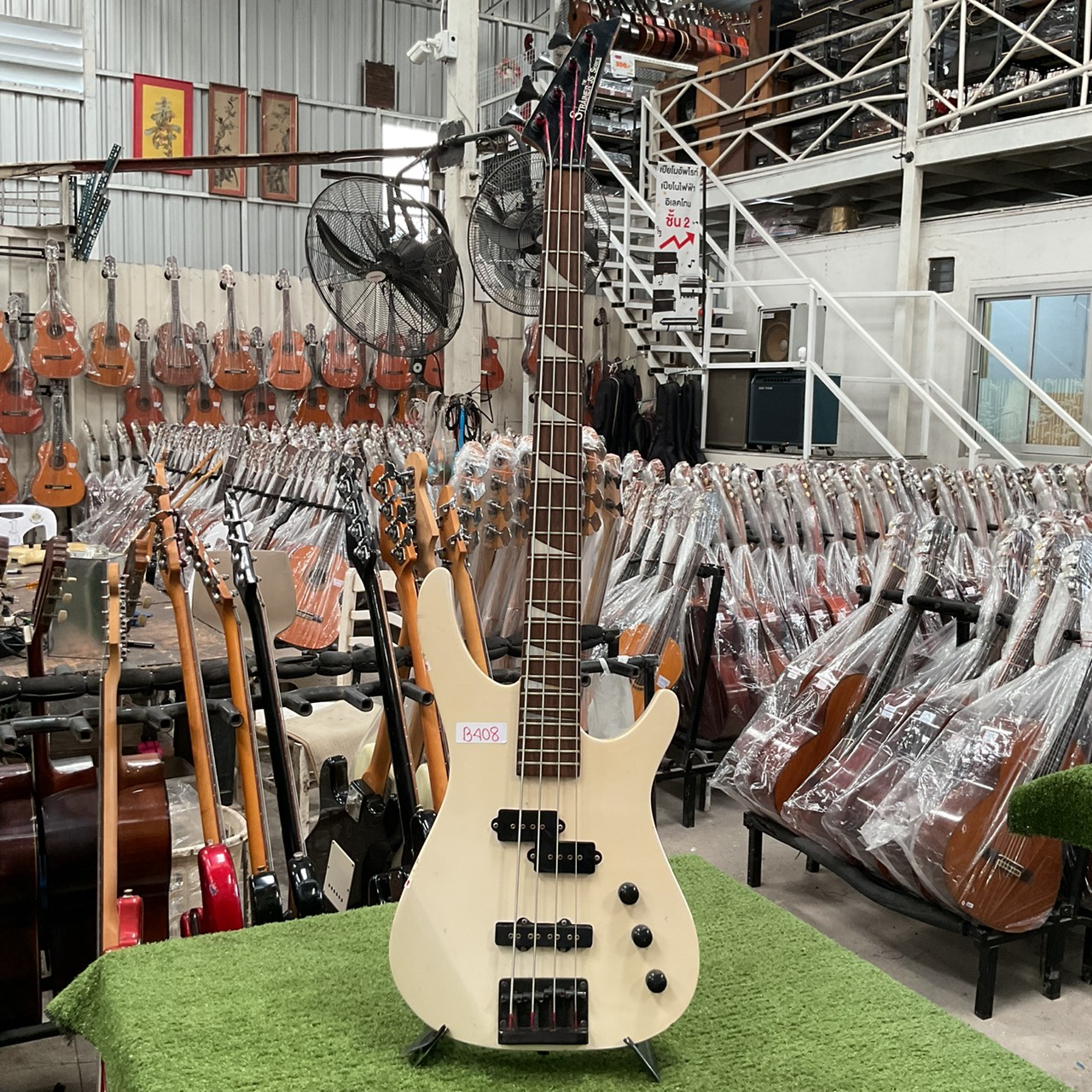 กีต้าร์เบส STRAINER : JS