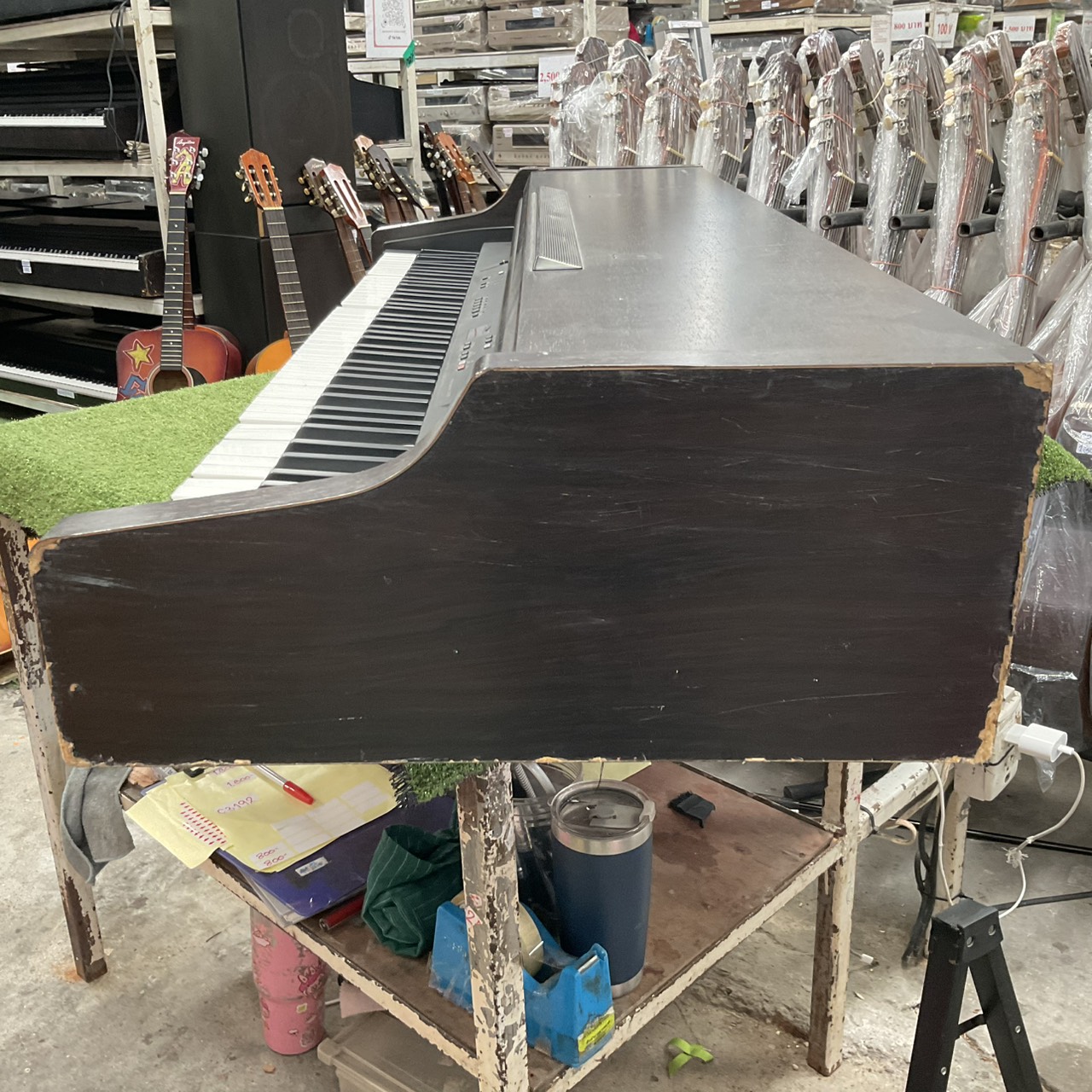 เปียโน YAMAHA : CLP-820 สินค้าไม่พร้อมใช้งาน (ต้องซ่อม)