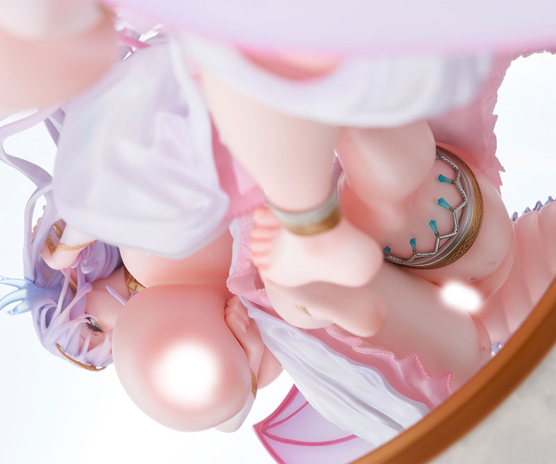 [Bonus] "The Tall, Big-Breasted Dragon Who Doesn't Know Anything About Naughty Things" Ireina Fartagna 1/5 Complete Figure(Pre-order)(Single Shipment)