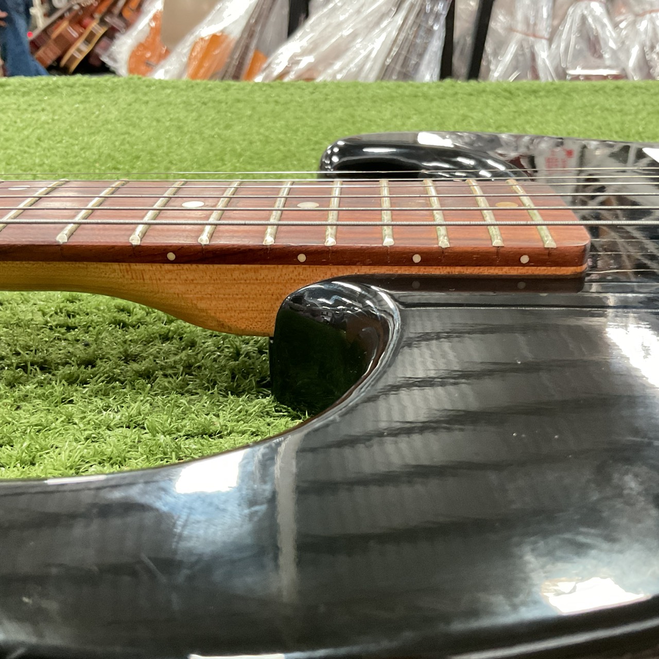 กีต้าร์ไฟฟ้า Ganion