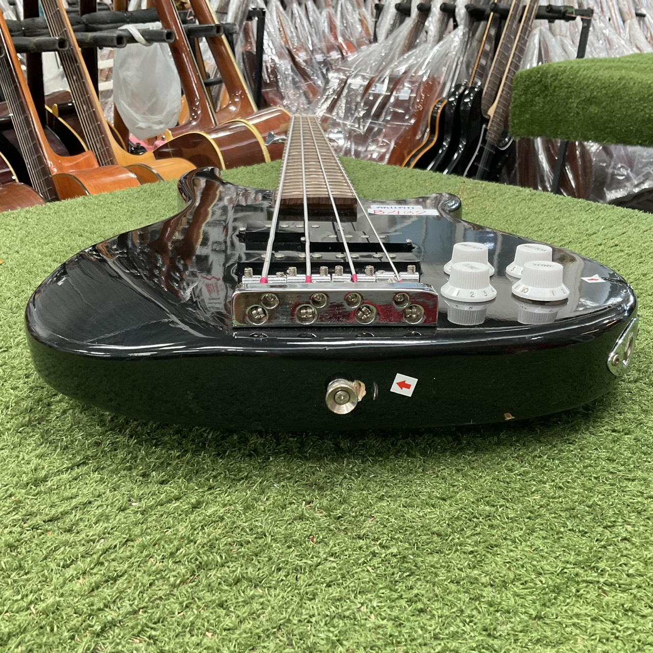 กีต้าร์เบส BUSKER'S