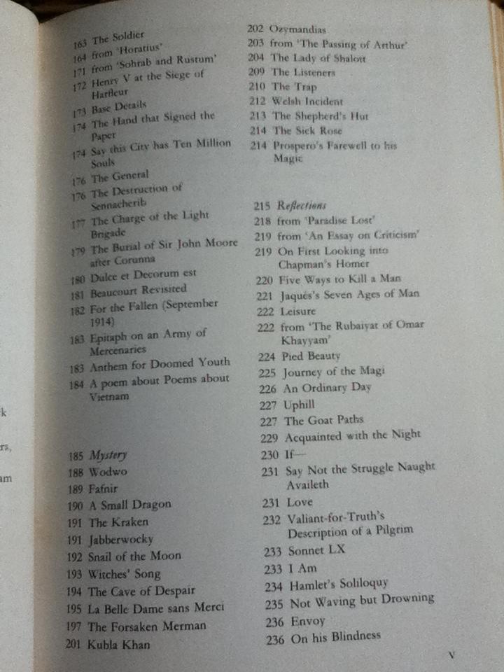 The New Dragon Book of Verse/ Edited by Michael Harrison and Christopher Stuart-Clark