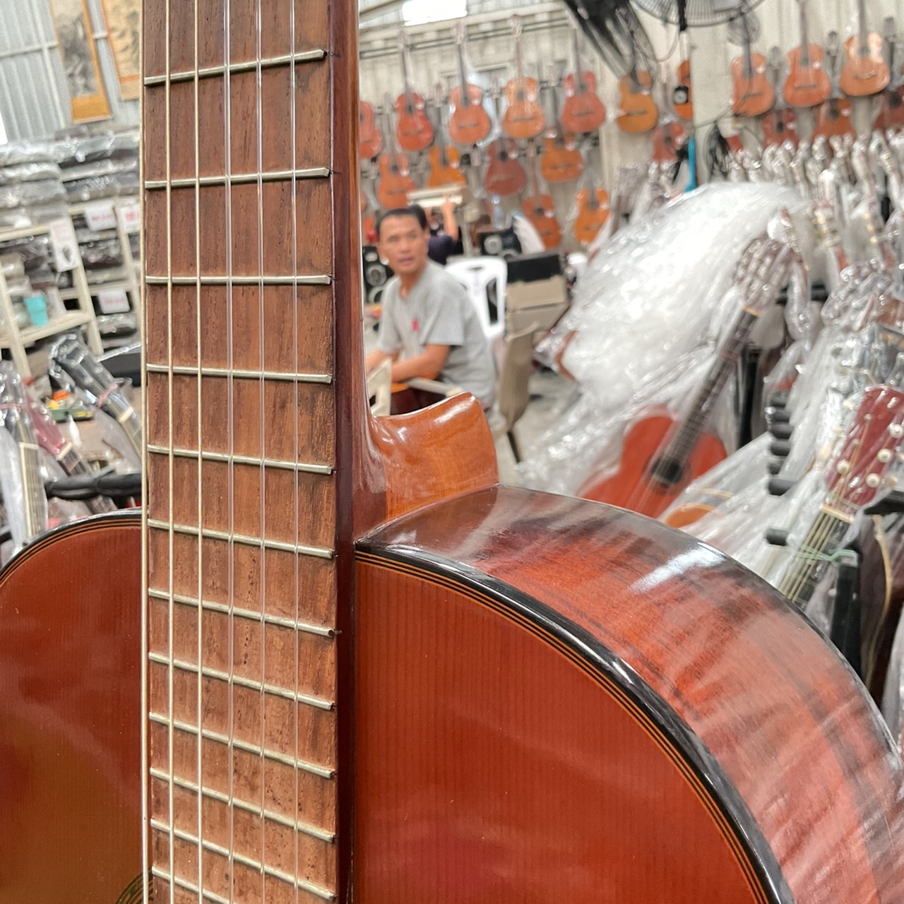 กีต้าร์คลาสสิค Abe Gut : 65F