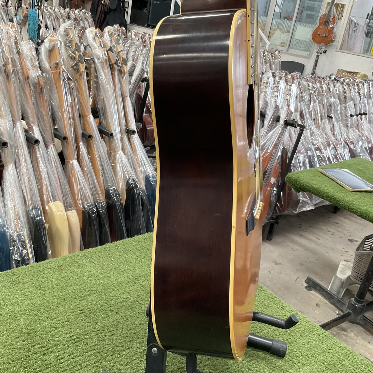 กีต้าร์โปร่ง Morris : W-20