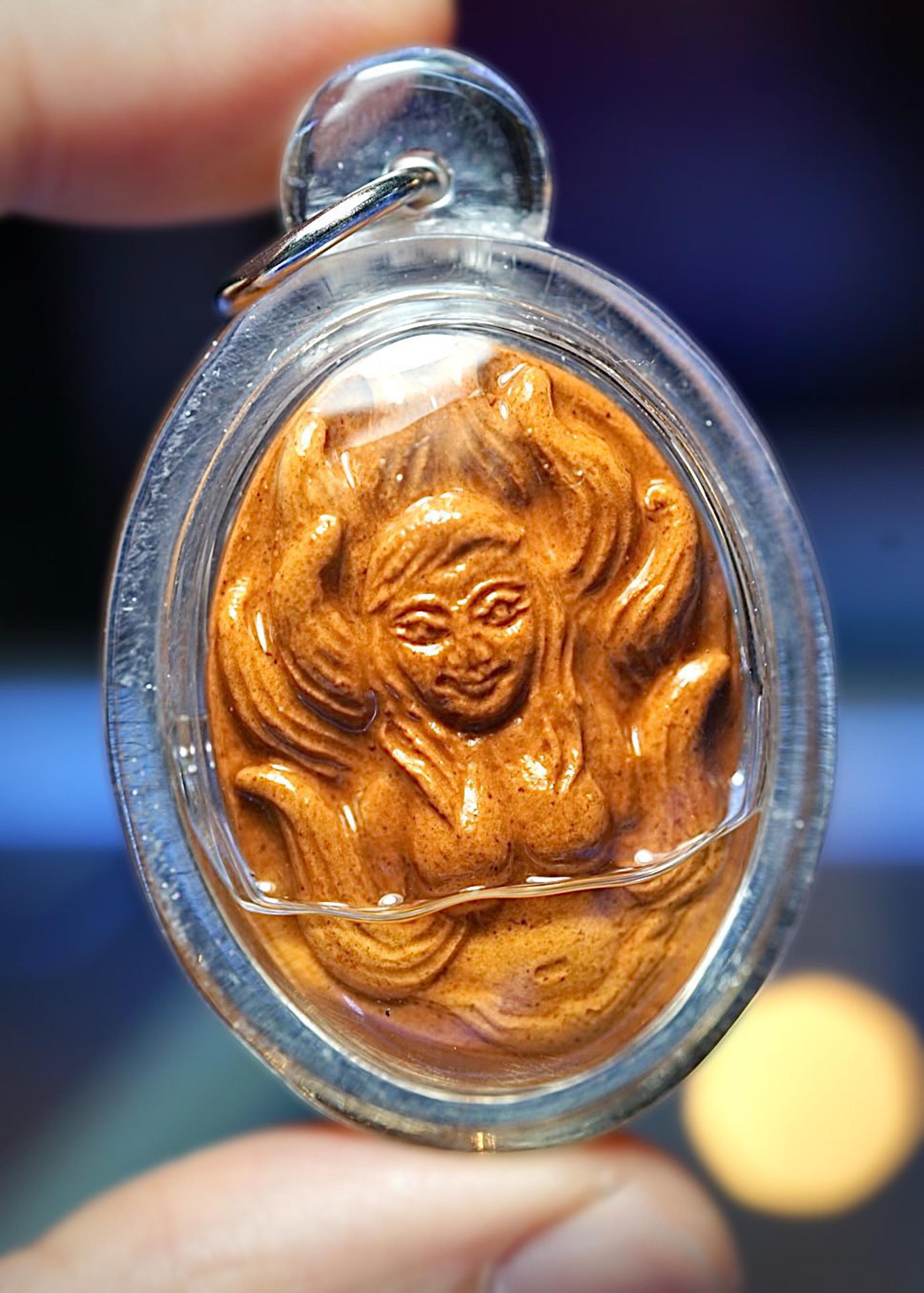 นางจิ้งจอกเก้าหาง (เลี่ยมน้ำมัน) Nine-Tailed Fox. (Inlaid oil) SKU-02112