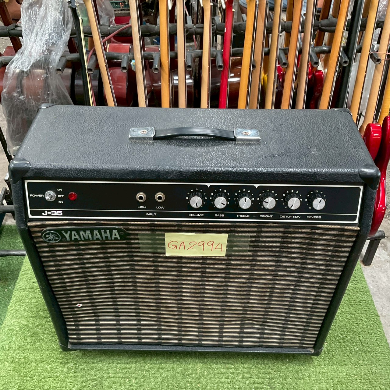 แอมป์กีต้าร์ YAMAHA : J-35