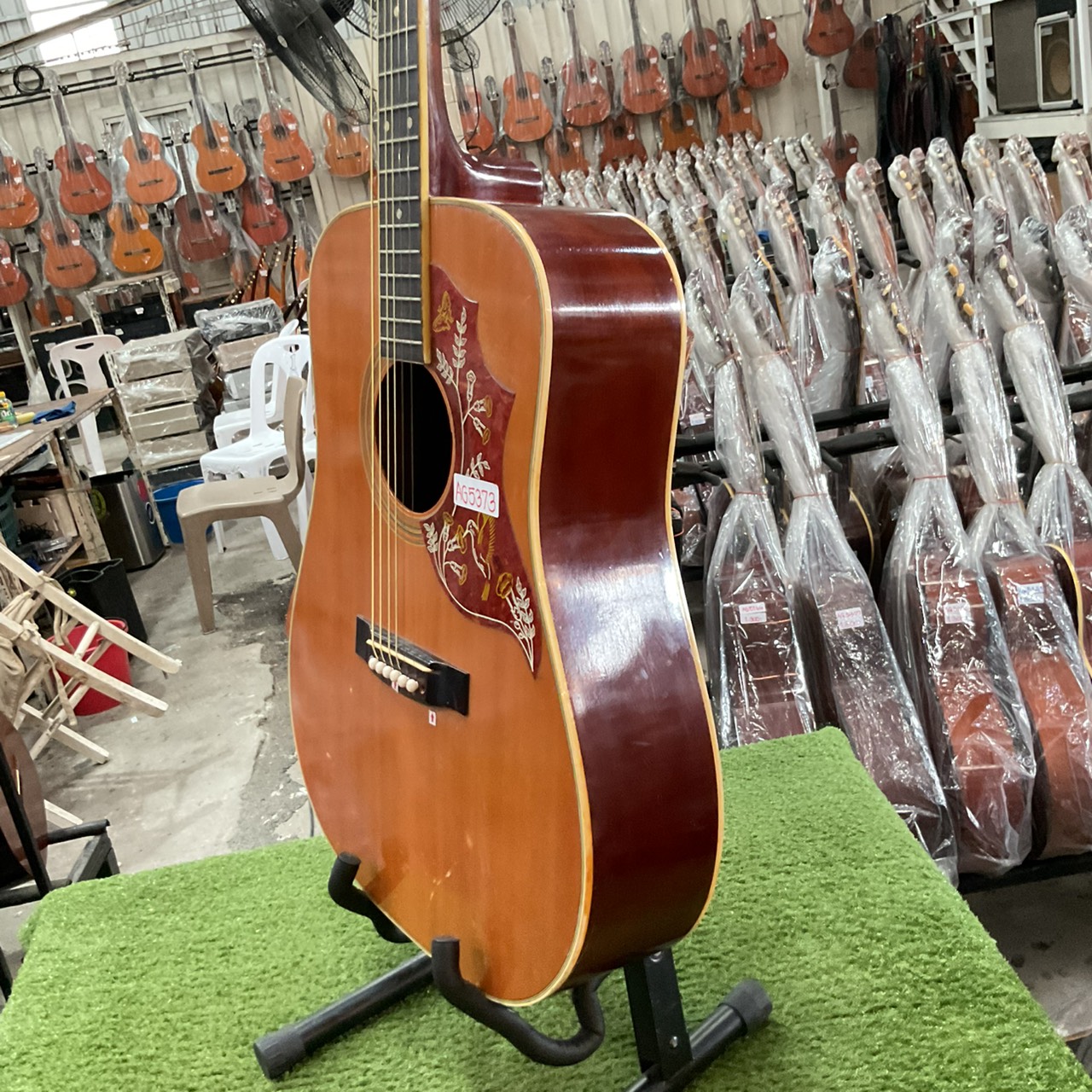 กีต้าร์โปร่ง VICTOR : F180