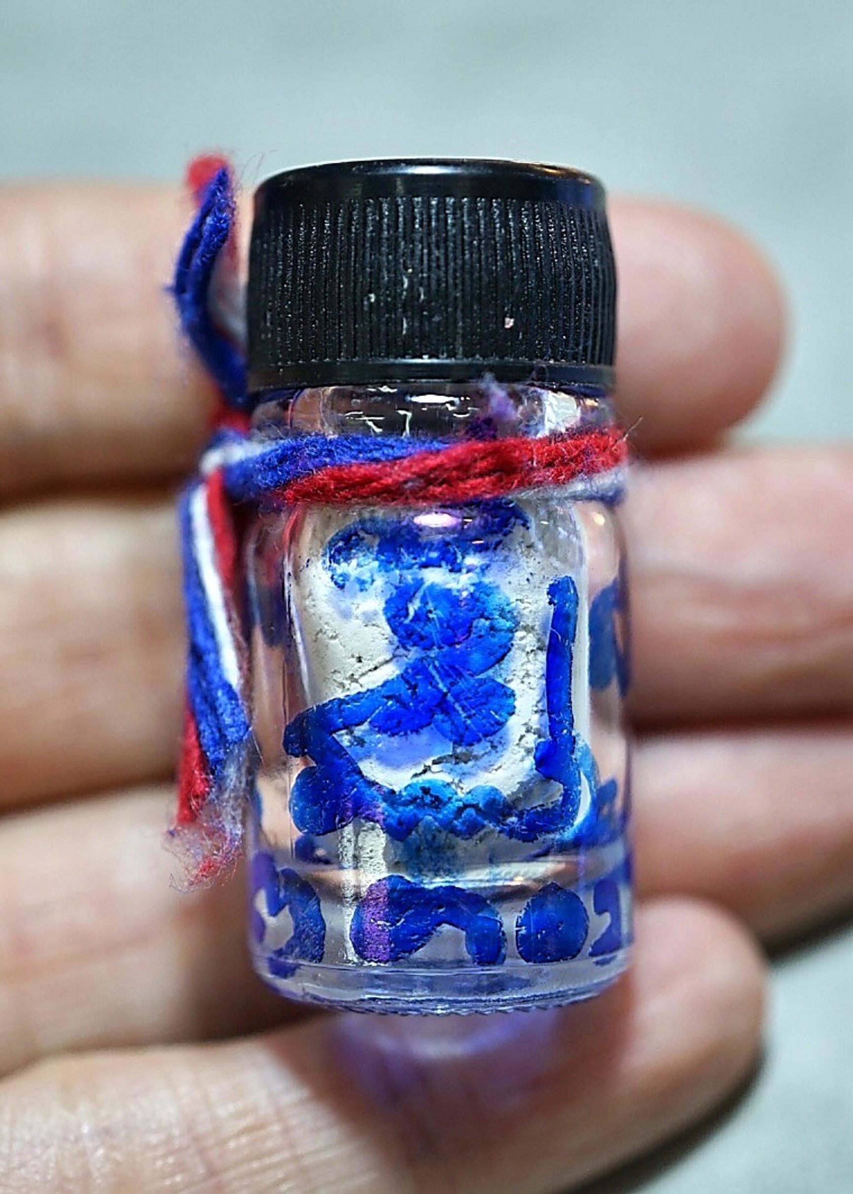 แป้งเสน่ห์หนังตะลุงครูลิเก Shadow Puppet Charming Powder. SKU-04022