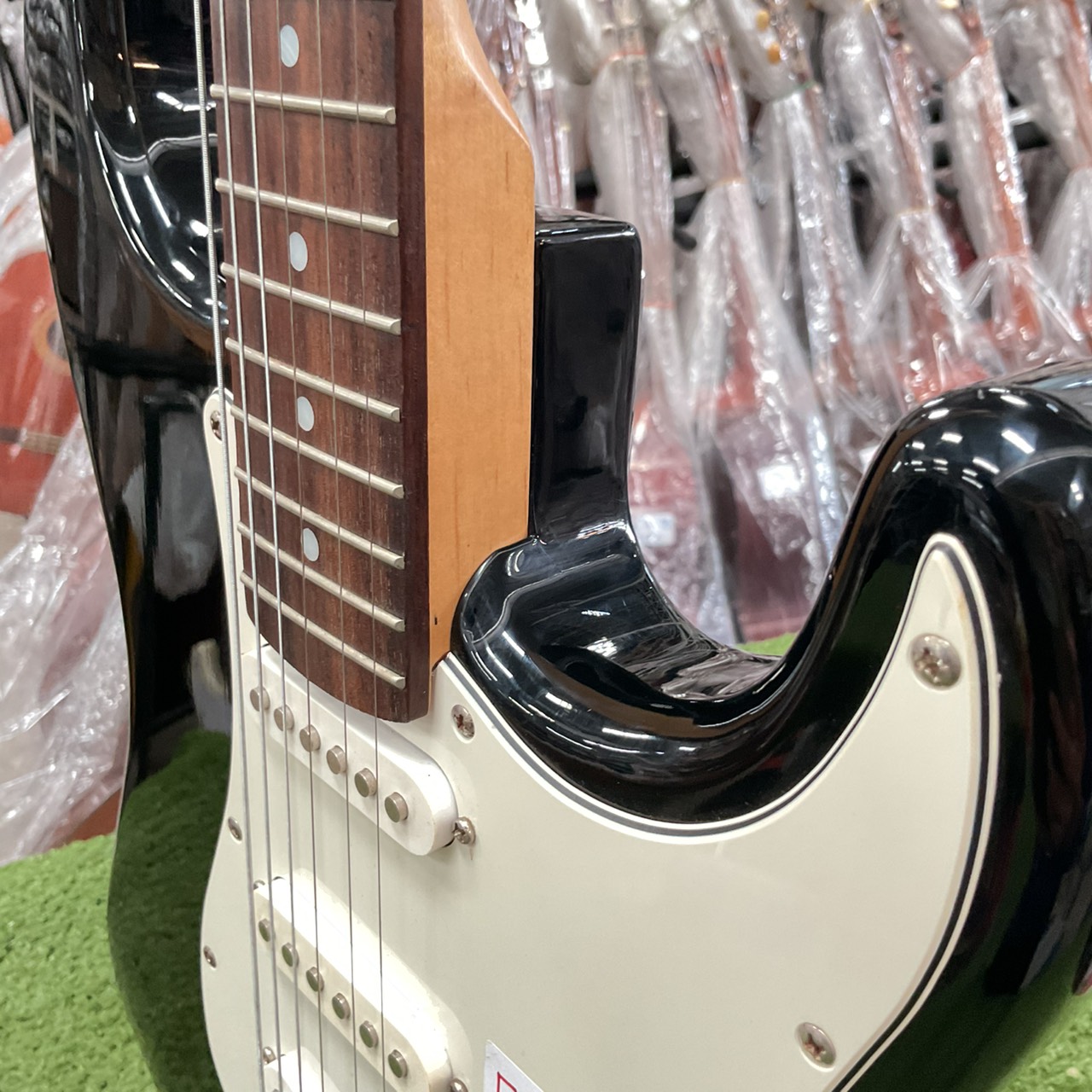 กีต้าร์ไฟฟ้า PhotoGenic