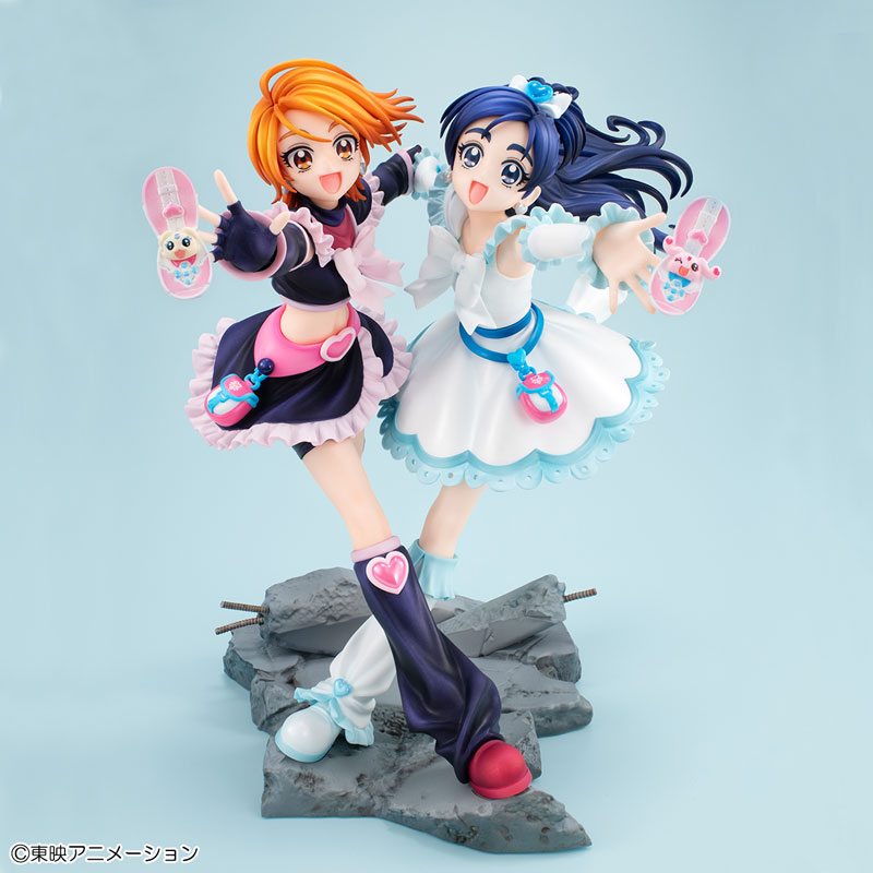 Lucrea Futari wa Pretty Cure Cure Black & Cure White Complete Figure(Pre-order)