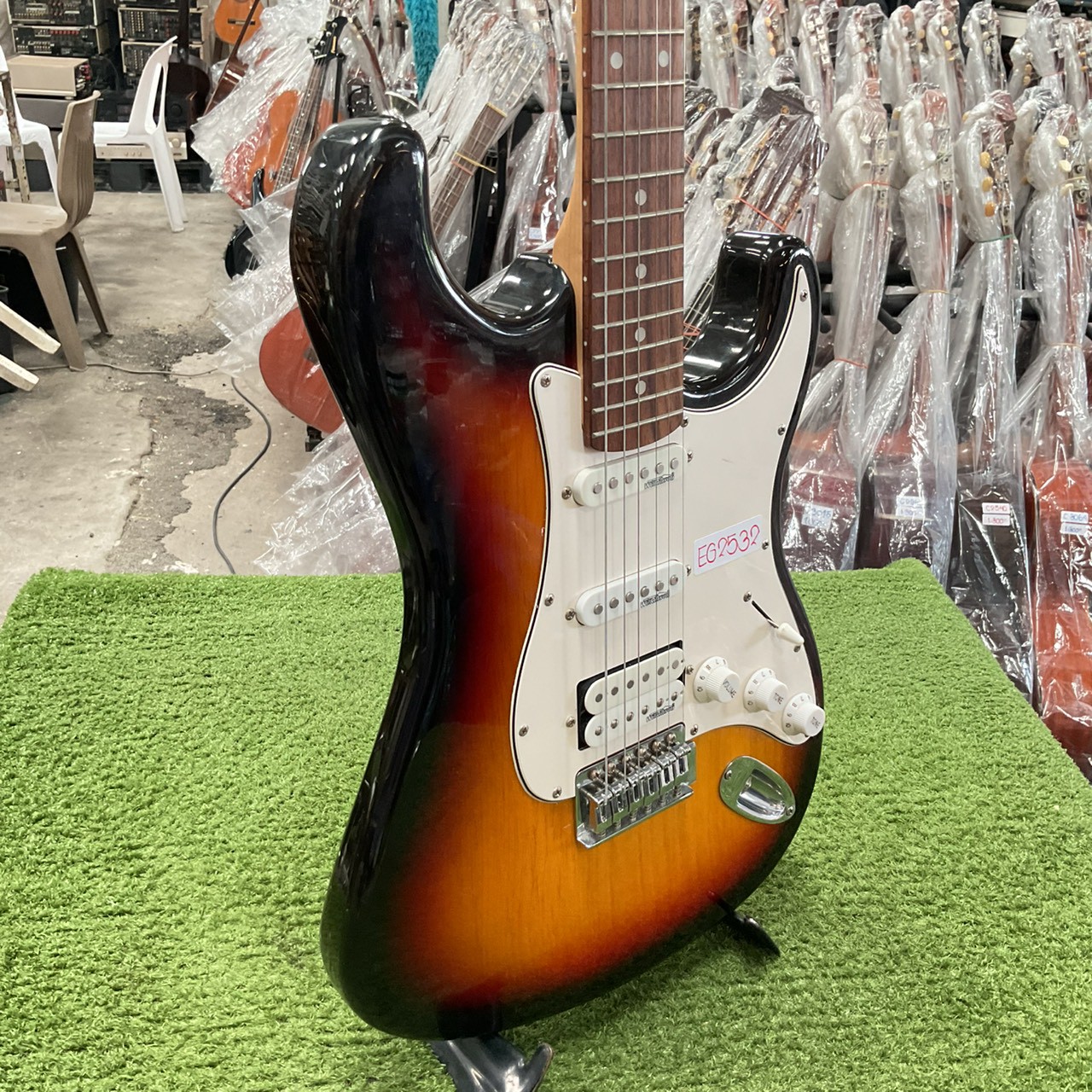 กีต้าร์ไฟฟ้า R D R