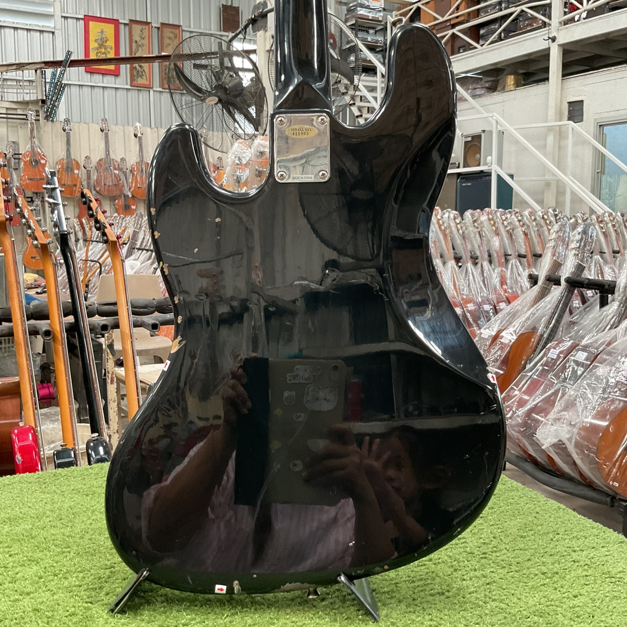 กีต้าร์เบส BUSKER'S