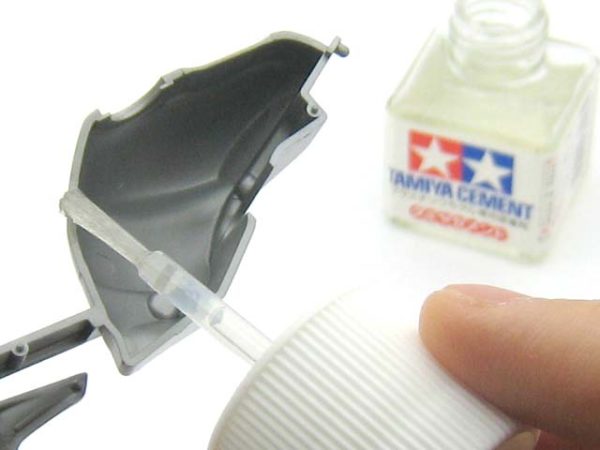 TA87003 Tamiya Cement 40ml (แห้งช้า) กาวฝาขาวทามิย่า