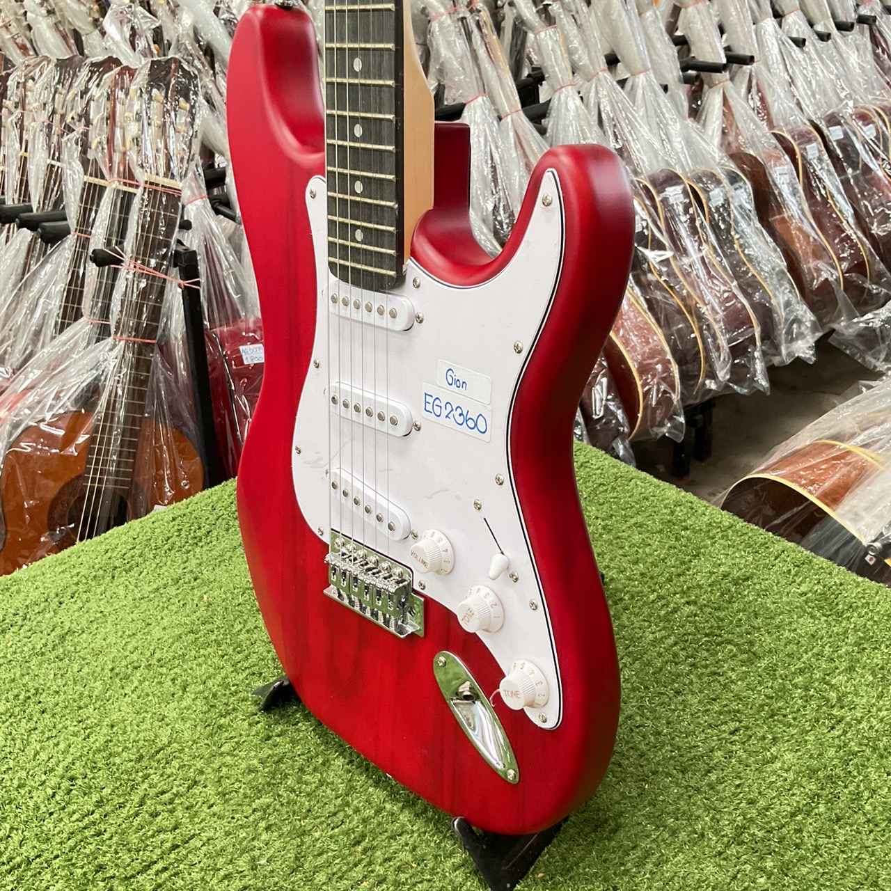 กีต้าร์ไฟฟ้า GION