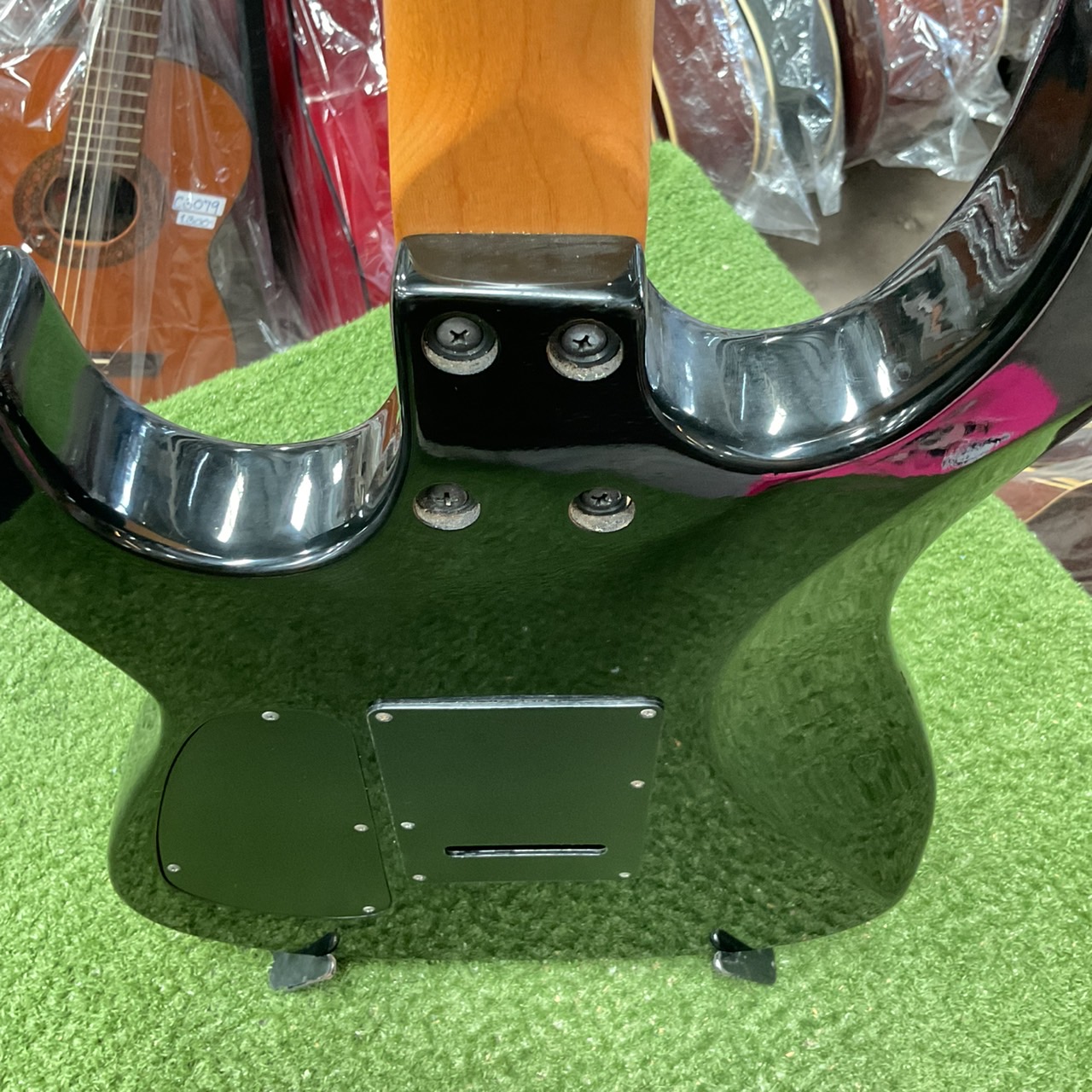 กีต้าร์ไฟฟ้า CHATTING BIRD