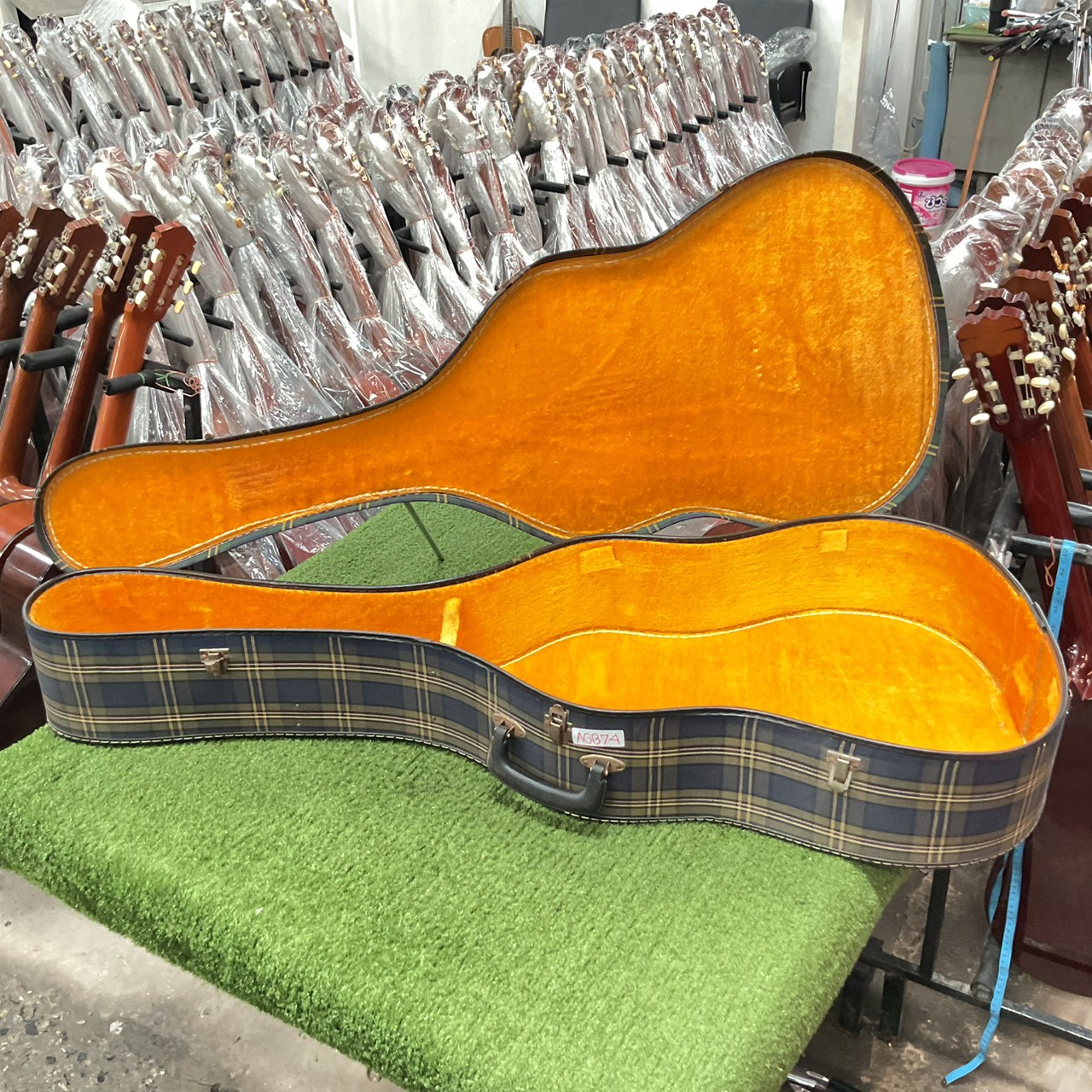 กล่องเคสกีต้าร์โปร่ง