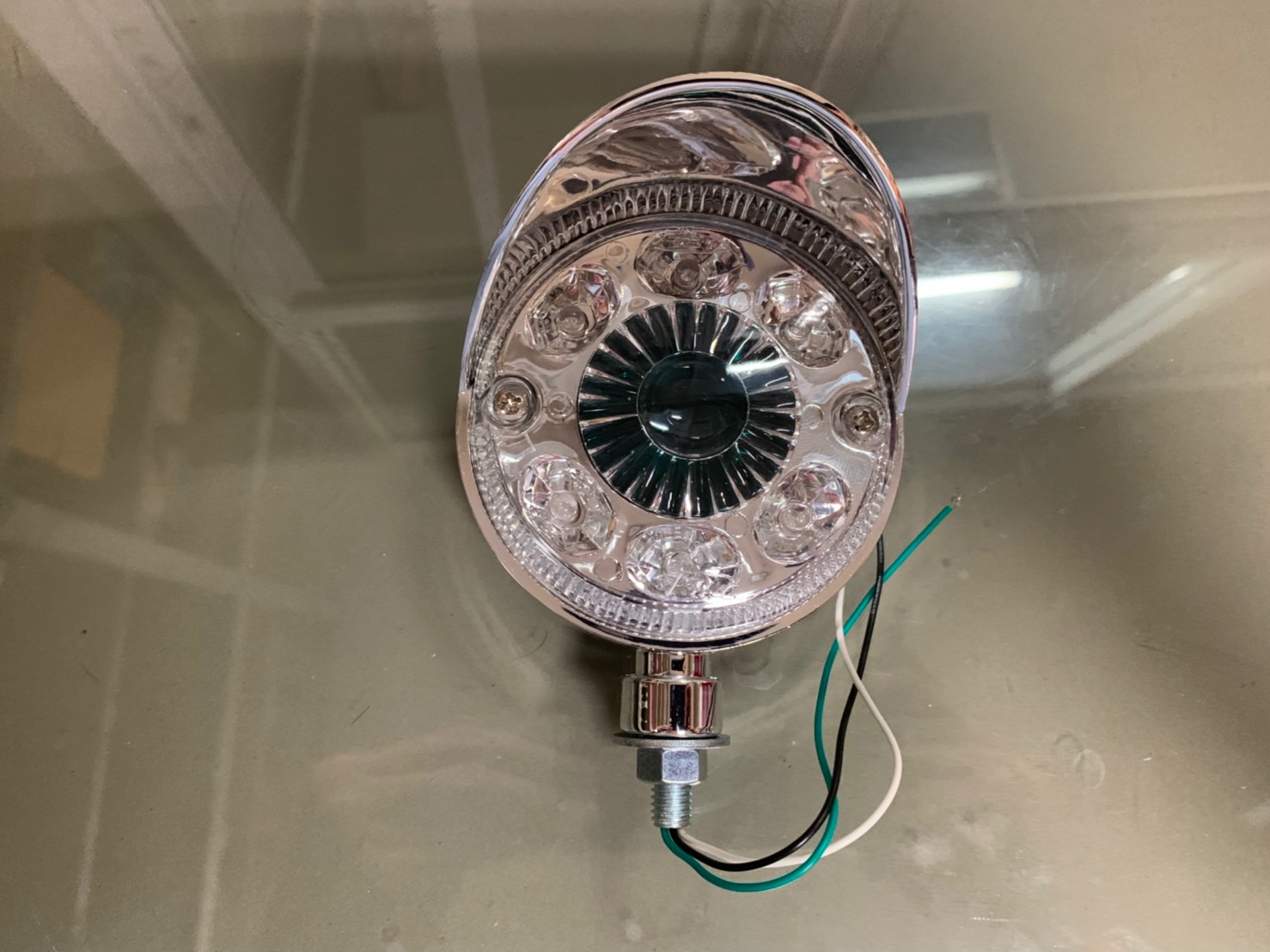 ไฟกิ็กก๊อกเล็ก LED หน้าเดียว หมวก 1 ข้าง ศก.8 cm 12V 24V