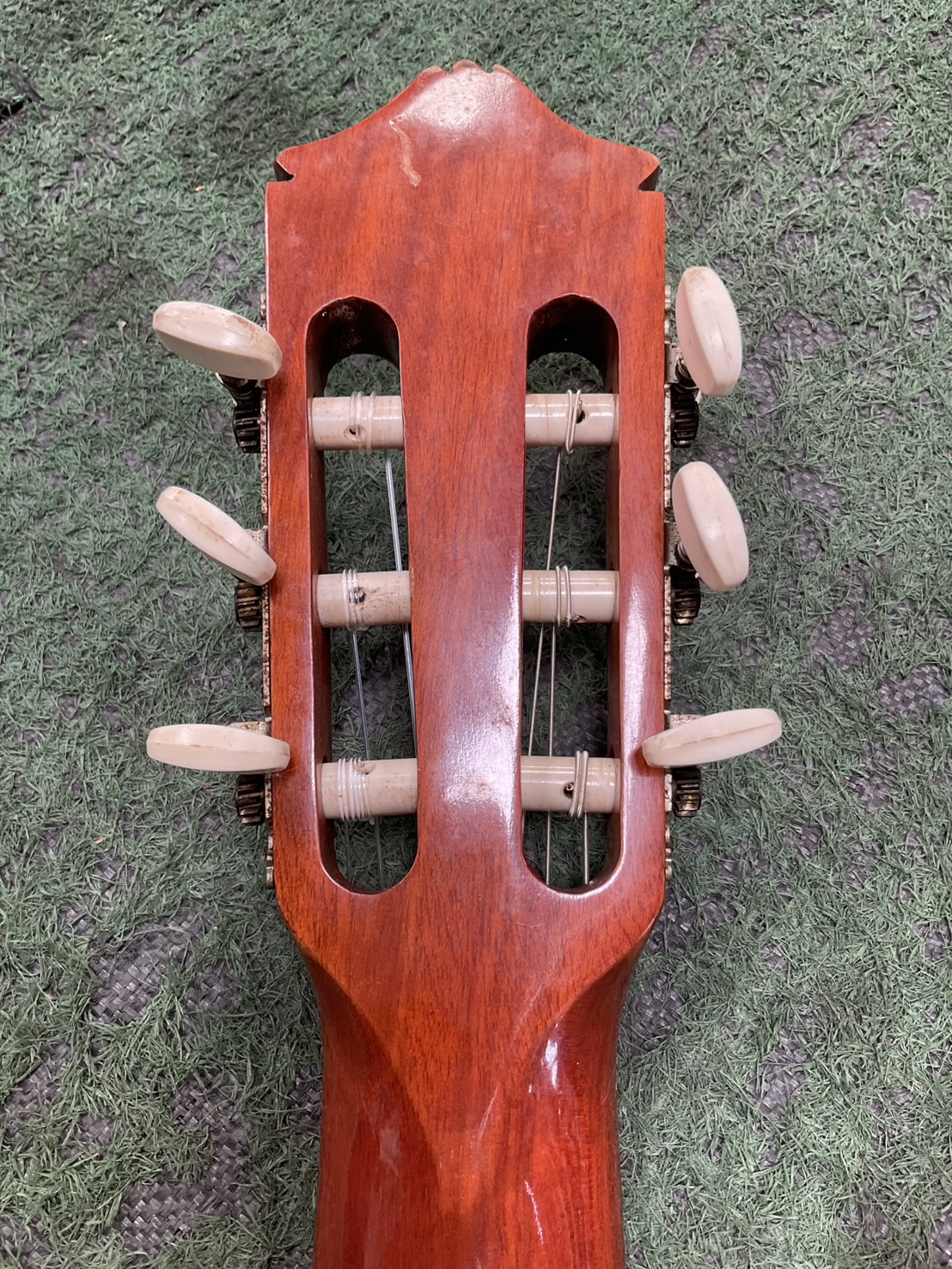 กีต้าร์คลาสสิค ยี่ห้อตามภาพ