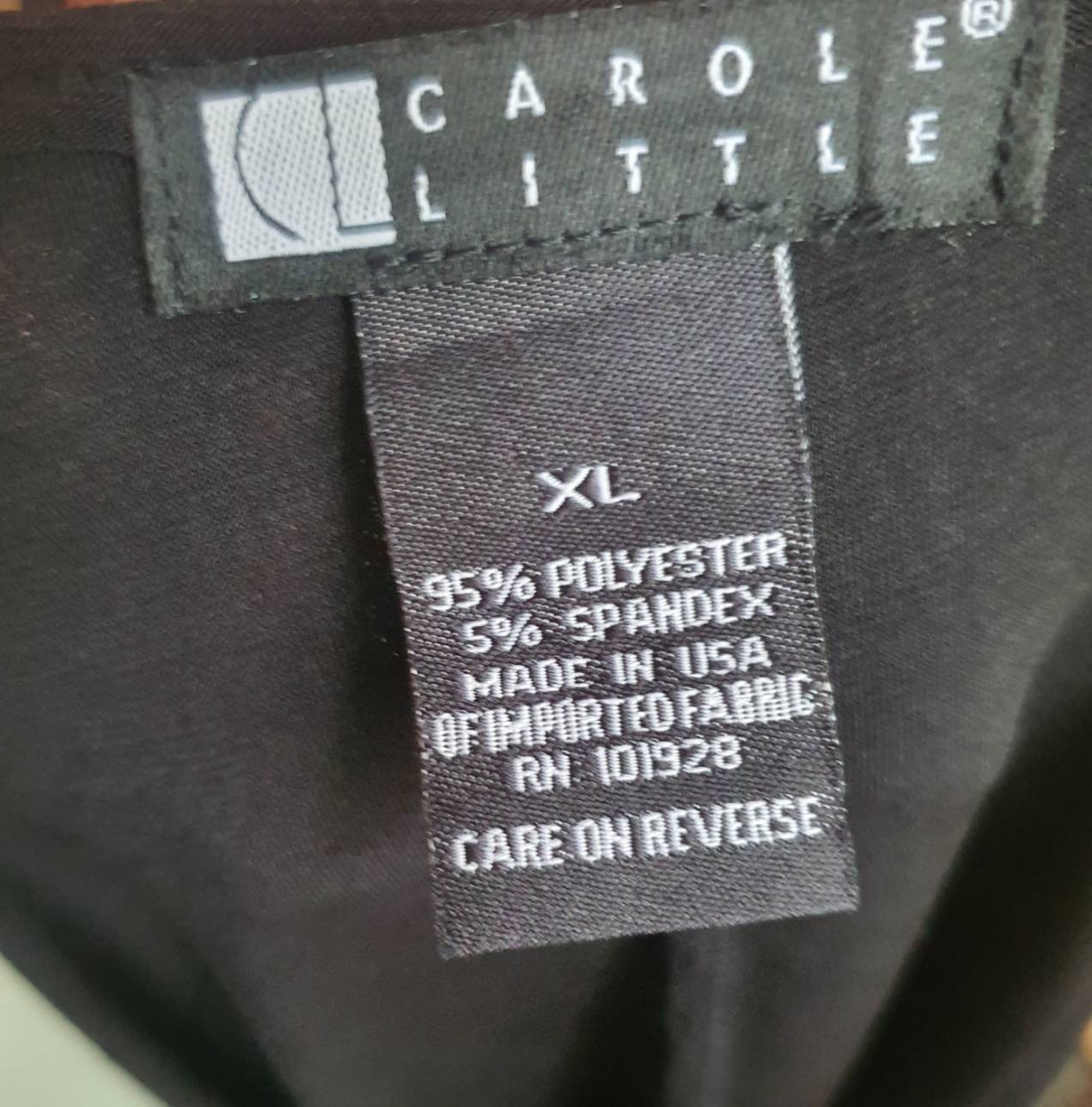 FF06196 เสื้อแฟชั่น สีดำ มือสอง CAROLE LITTLE อก 38-42 นิว