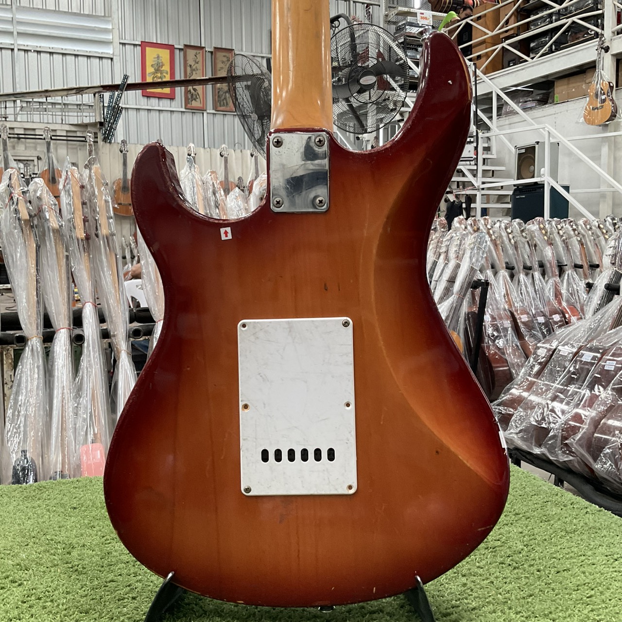 กีต้าร์ไฟฟ้า YAMAHA : YGS 112T