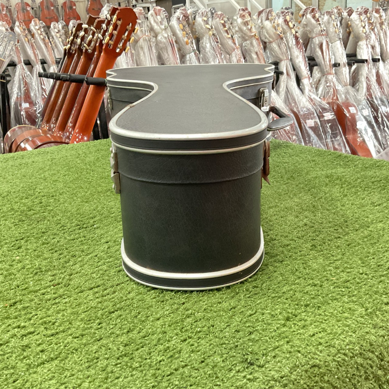 กล่องเคสกีต้าร์โปร่ง