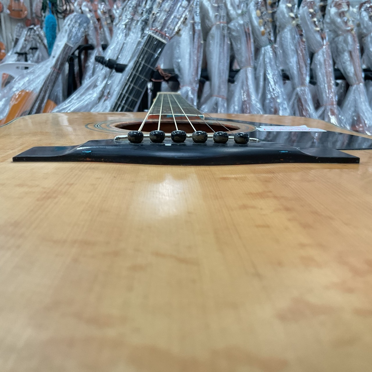 กีต้าร์โปร่งไฟฟ้า YAMAHA : FG-301