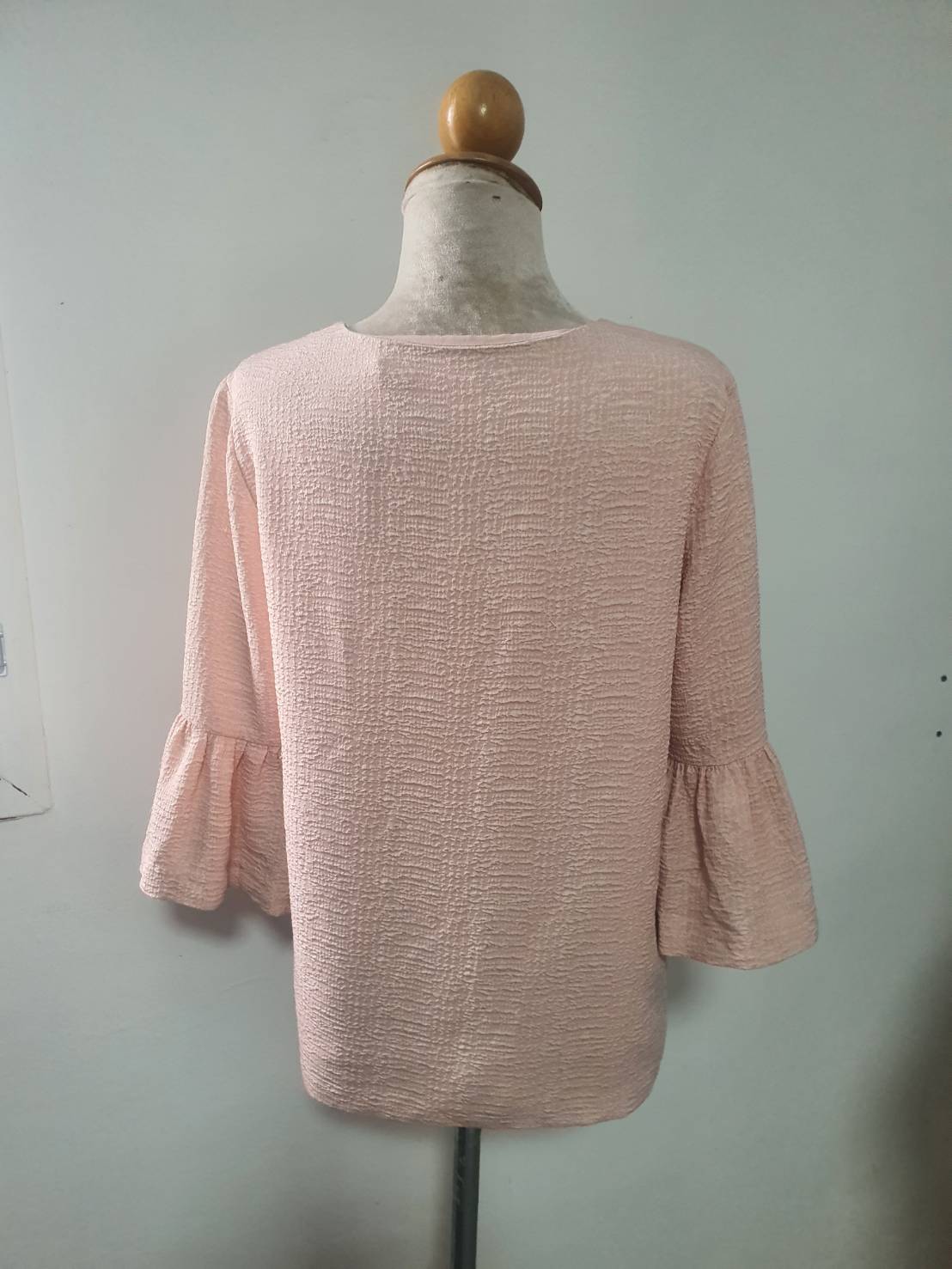 FF06416 เสื้อผ้ามือสอง สีโอรม แบรนด์ อก 37-38 นิ้ว